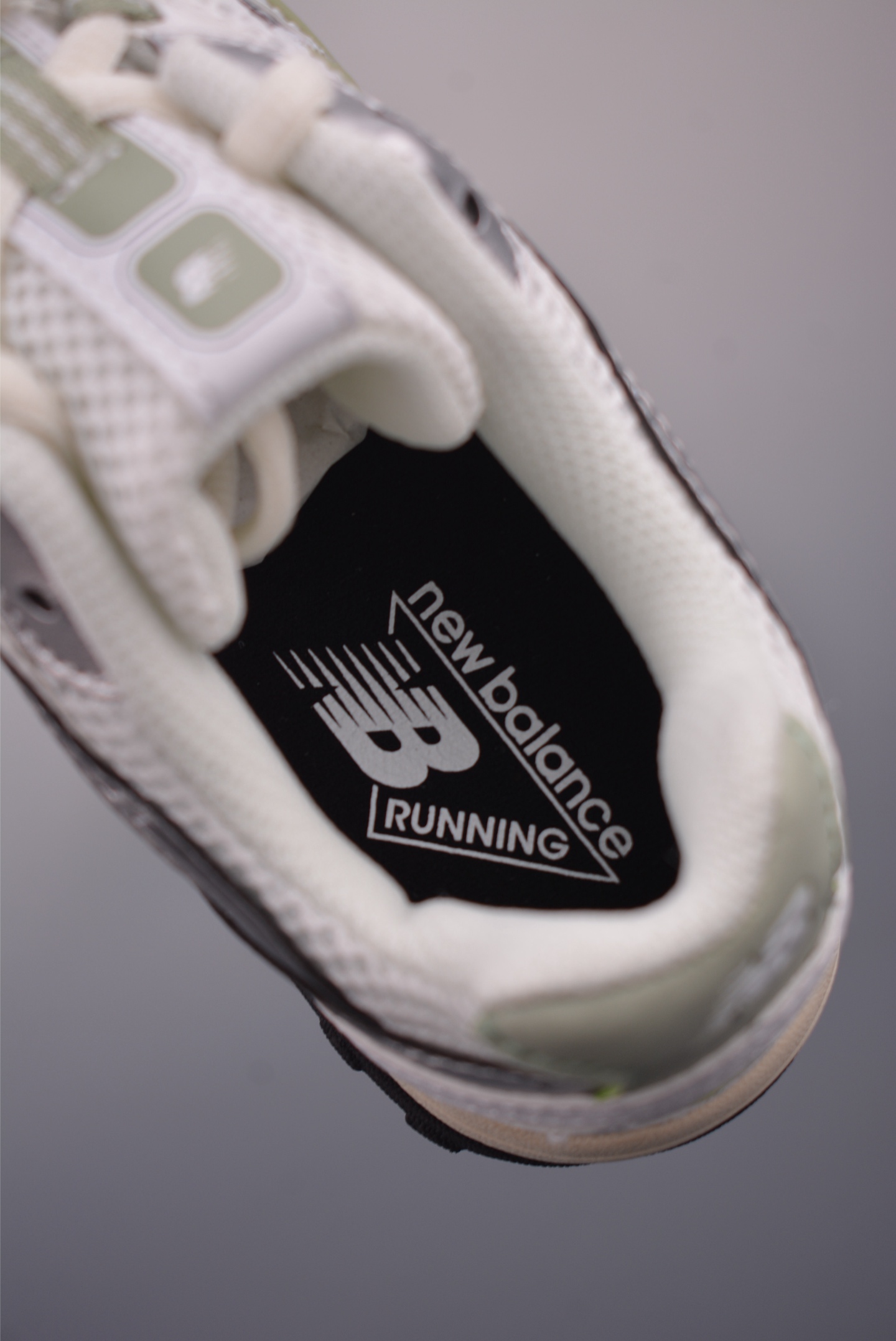 New Balance 204 Series Retro Casual Versatile Running Shoes - White/Silver 9 i1754521087536 443 0 8