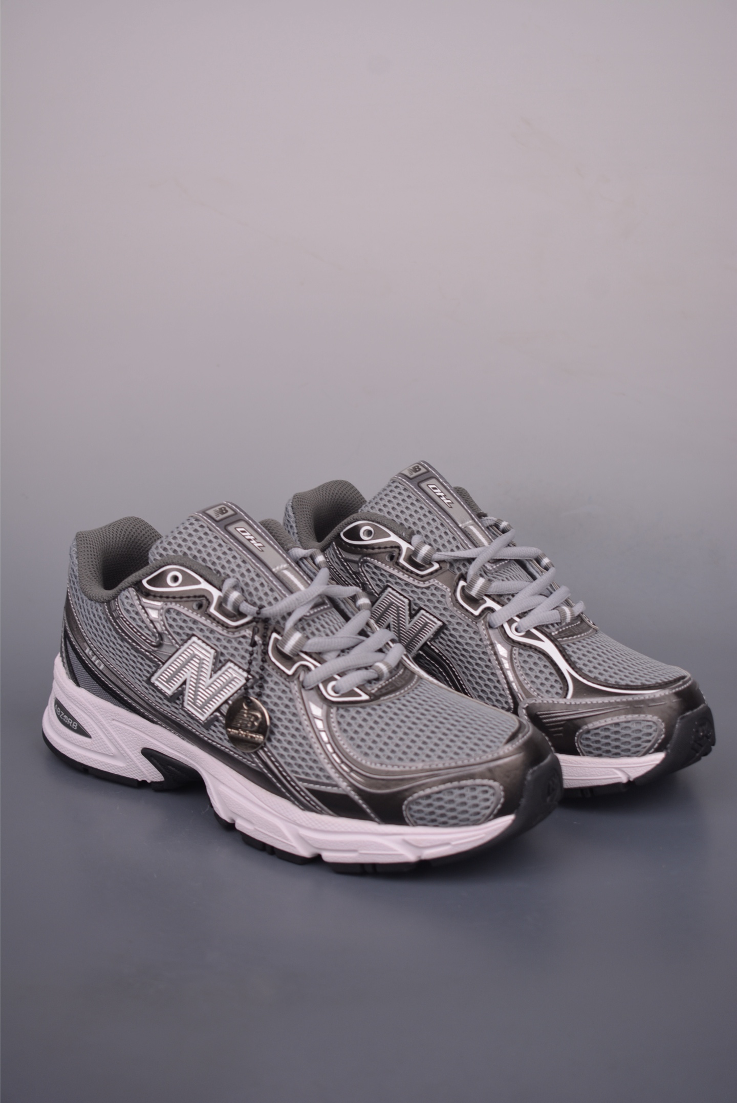New Balance 740 Retro Running Shoes - Comfortable & Stylish Sneakers 1 i1754521205810 7572 0 0