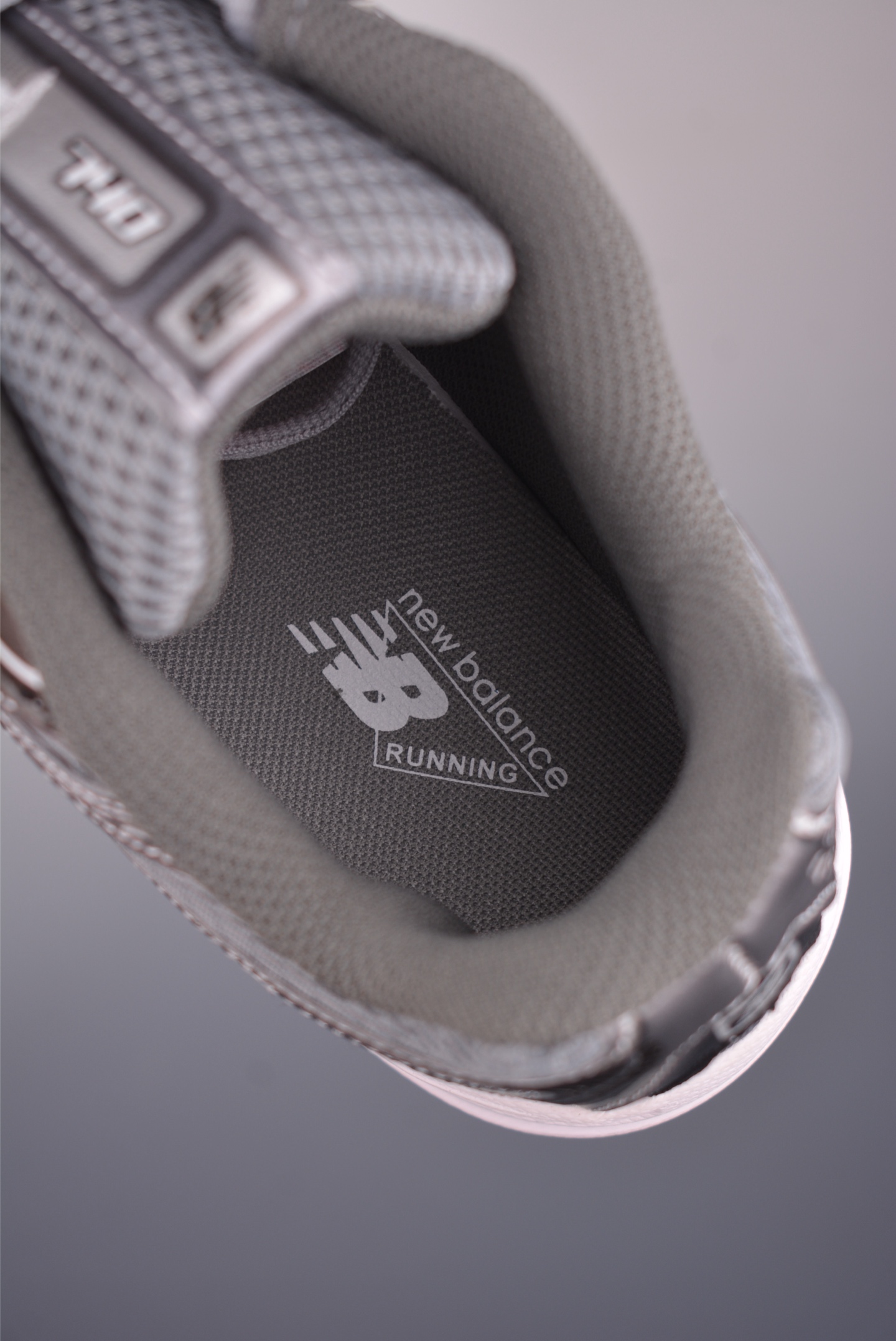 New Balance 740 Retro Running Shoes - Comfortable & Stylish Sneakers 9 i1754521205833 1911 0 8