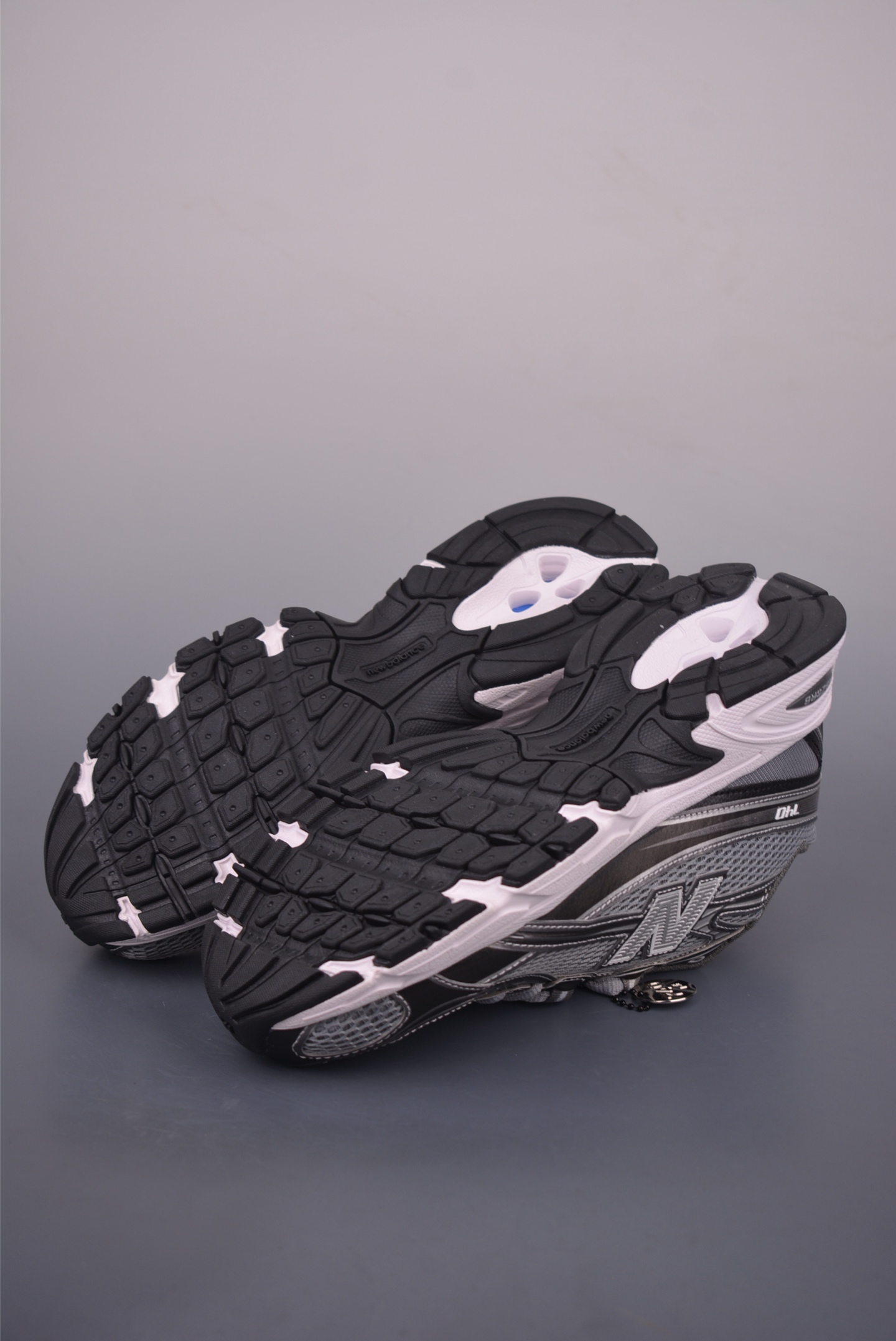 New Balance 740 Retro Running Shoes - Comfortable & Stylish Sneakers 3 i1754521207803 6919 0 2