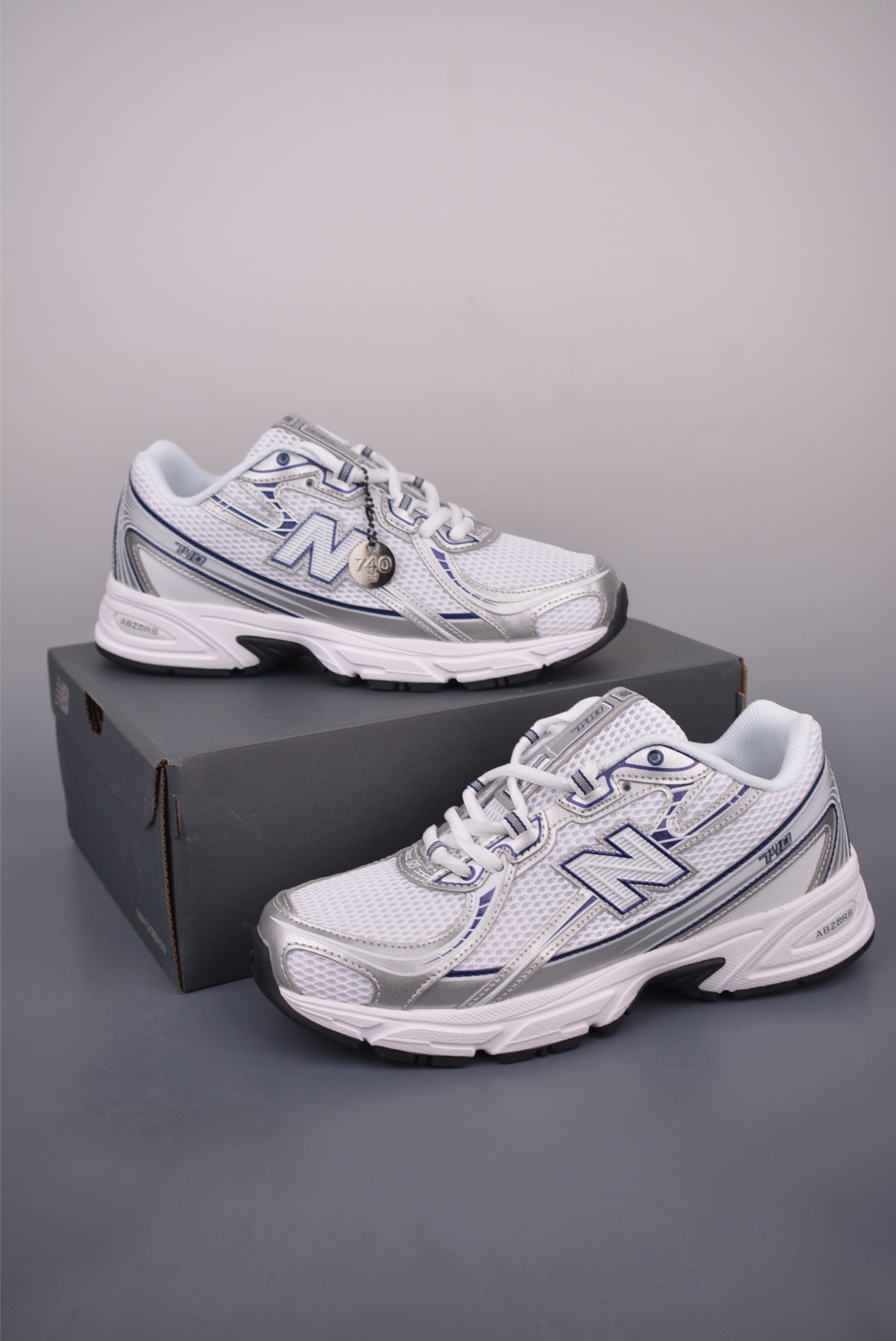 New Balance 740 Retro Running Shoes - Stylish and Comfortable 3 i1754521224228 471 0 1