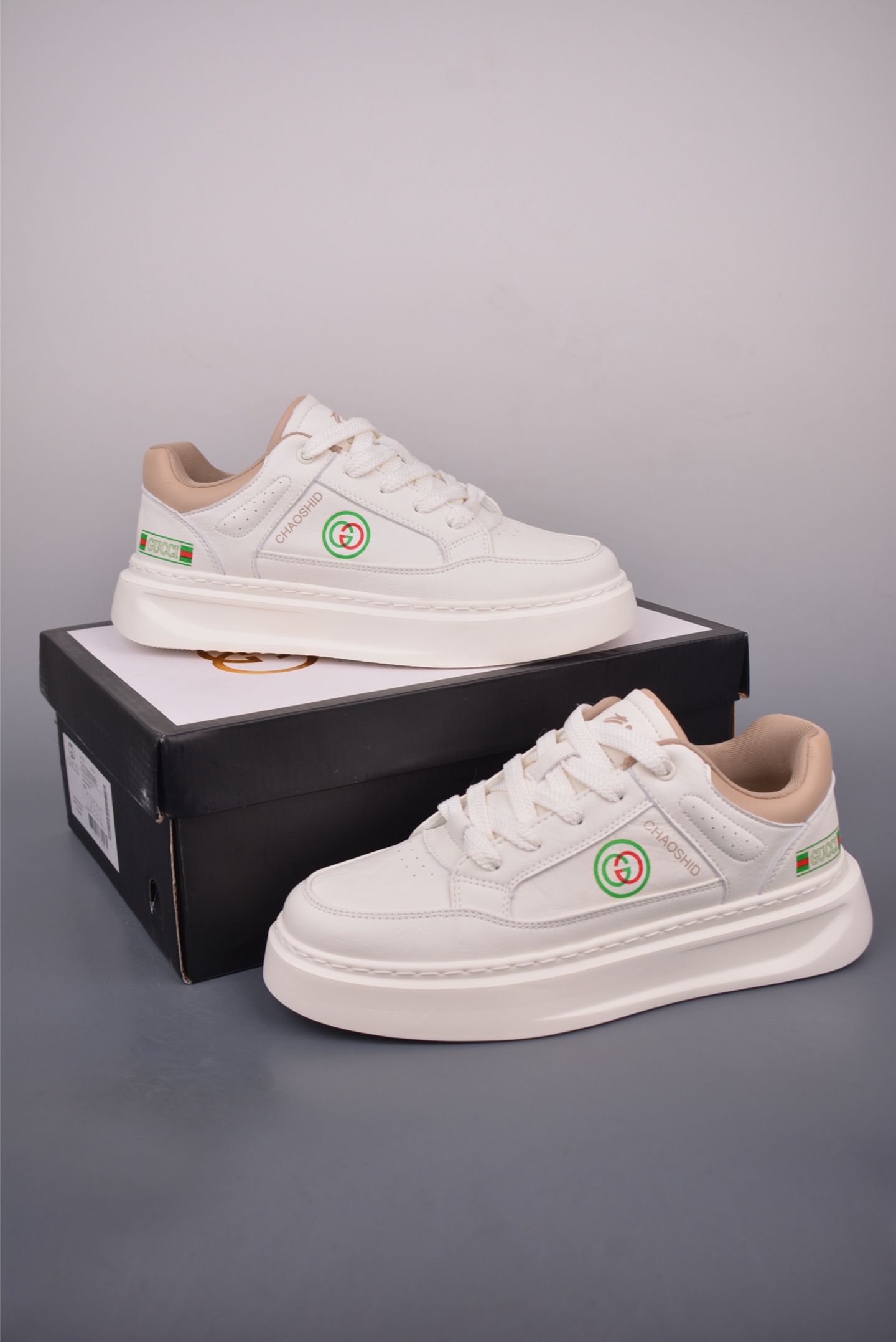 Gucci Men's White Leather Low-Top Sneakers with GG Logo and Embossed Detailing 2 i1754521359552 3123 0 4