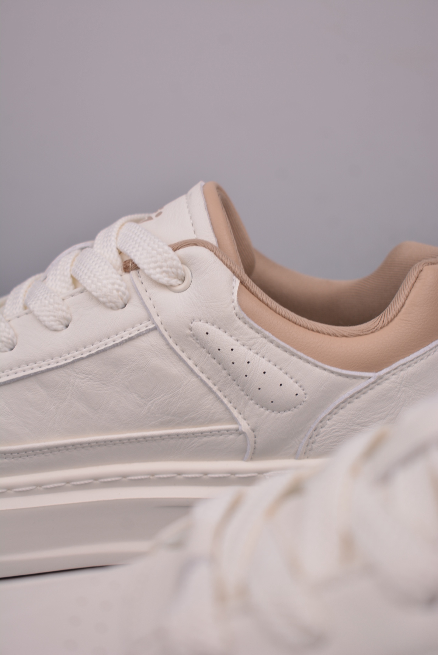 Gucci Men's White Leather Sneakers with Iconic Geometric Pattern, Sizes 39-44 8 i1754521359560 3879 0 7