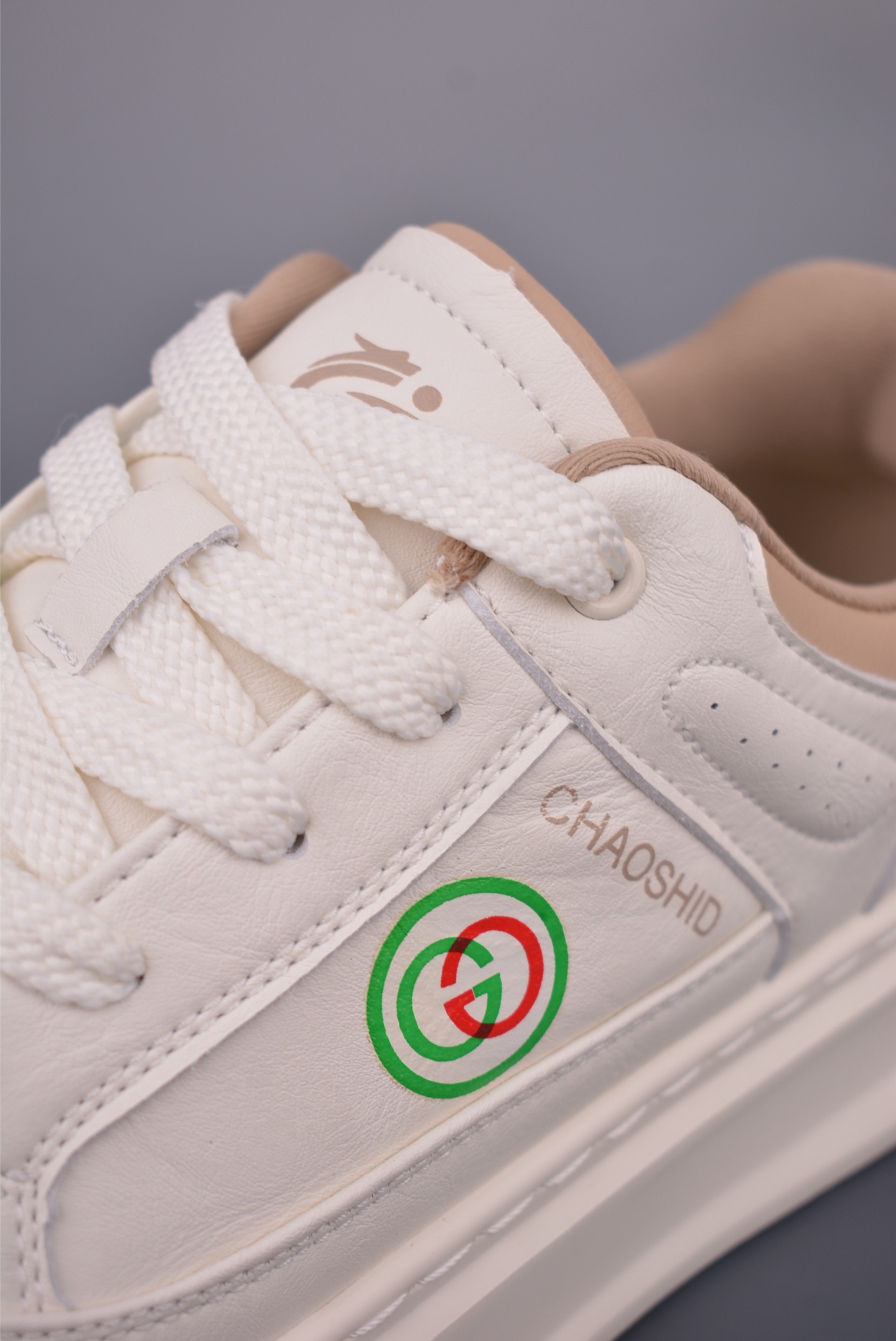 Gucci Men's White Leather Sneakers with Iconic Geometric Pattern, Sizes 39-44 7 i1754521361211 4870 0 6