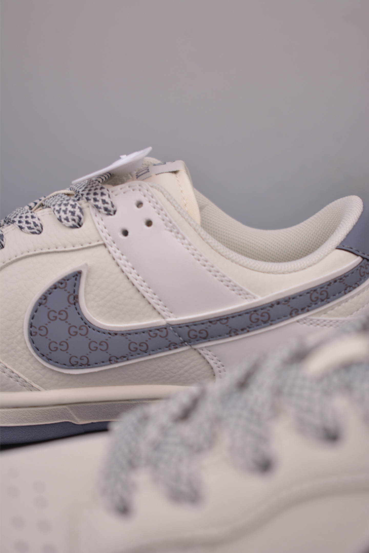 Nike SB Dunk Low Gucci Collaboration Premium Leather Sneakers - Limited Edition 9 i1754521979789 9249 0 7