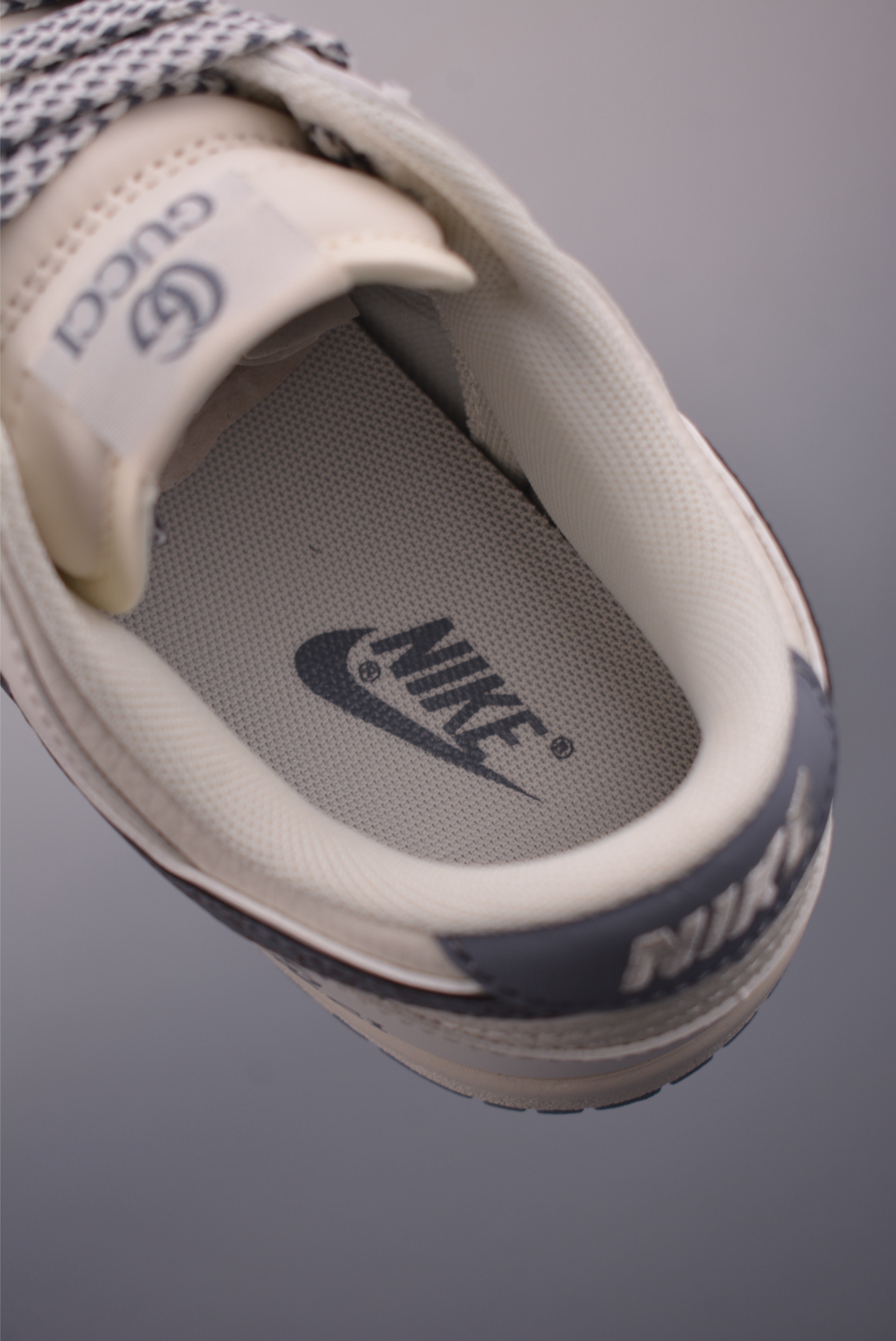 Nike SB Dunk Low Gucci Collaboration Premium Leather Sneakers - Limited Edition 10 i1754521979822 3768 0 8