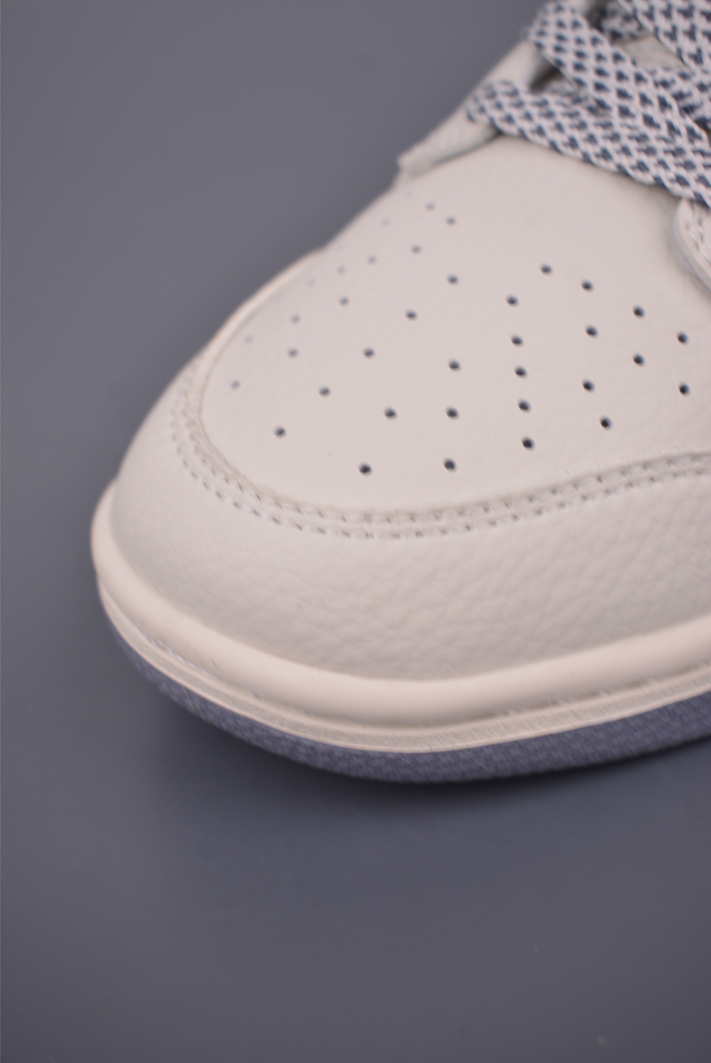 Nike SB Dunk Low Gucci Collaboration Premium Leather Sneakers - Limited Edition 7 i1754521981471 5198 0 5