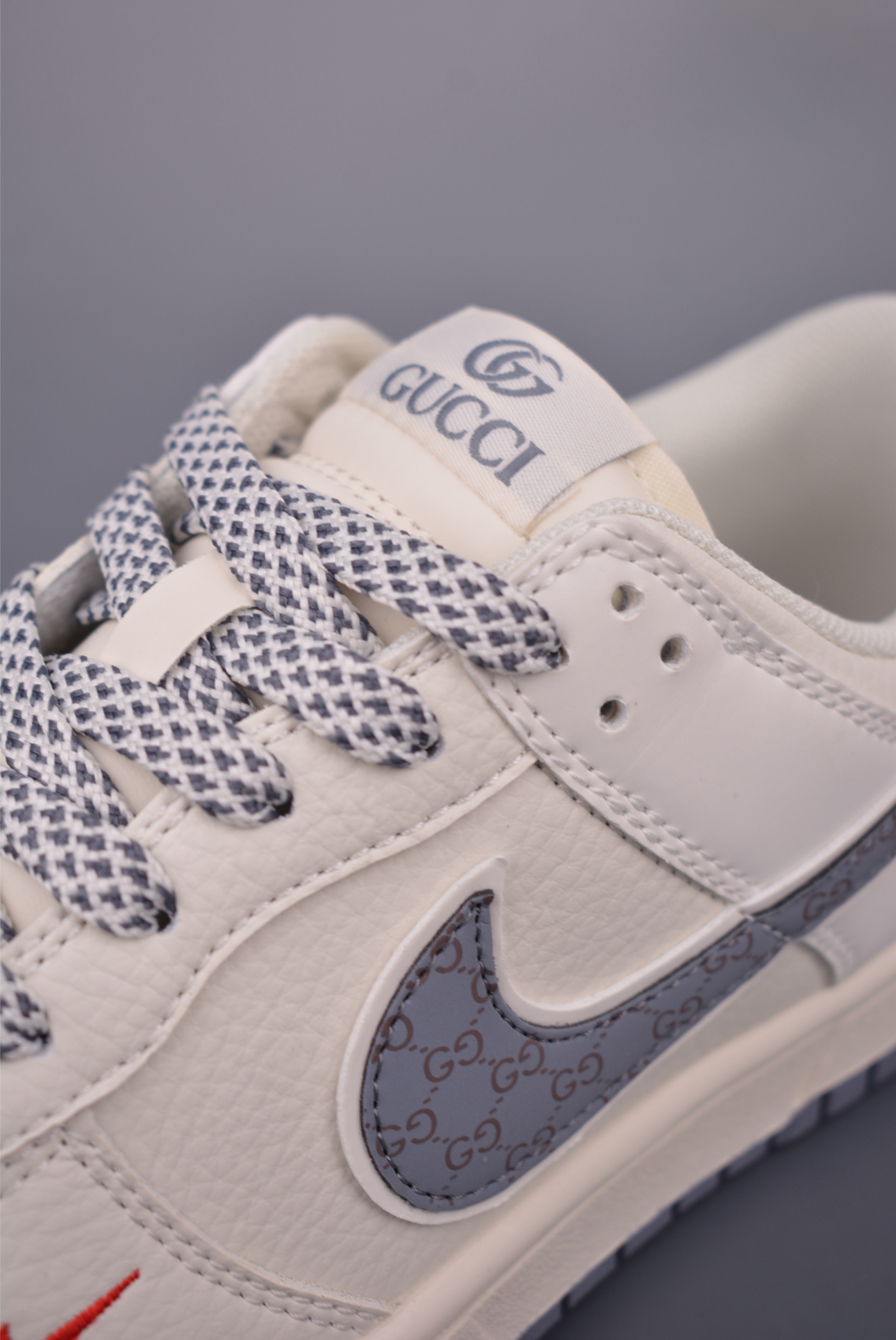 Nike SB Dunk Low Gucci Collaboration Premium Leather Sneakers - Limited Edition 8 i1754521981536 4198 0 6