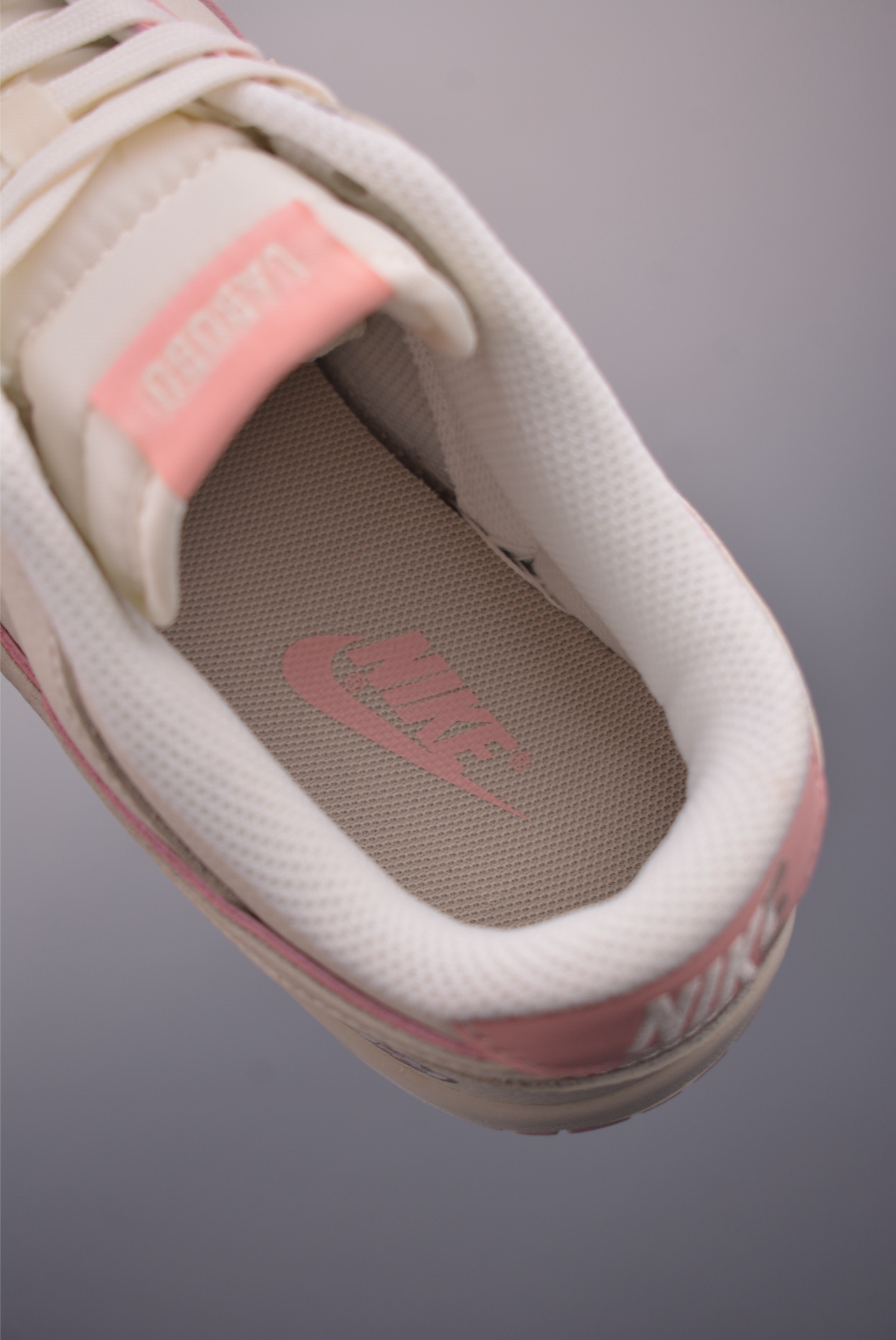 Nike SB Dunk Low LaBuBu Collaboration, Premium Leather, Durable and Comfortable 10 i1754522021410 1558 0 8