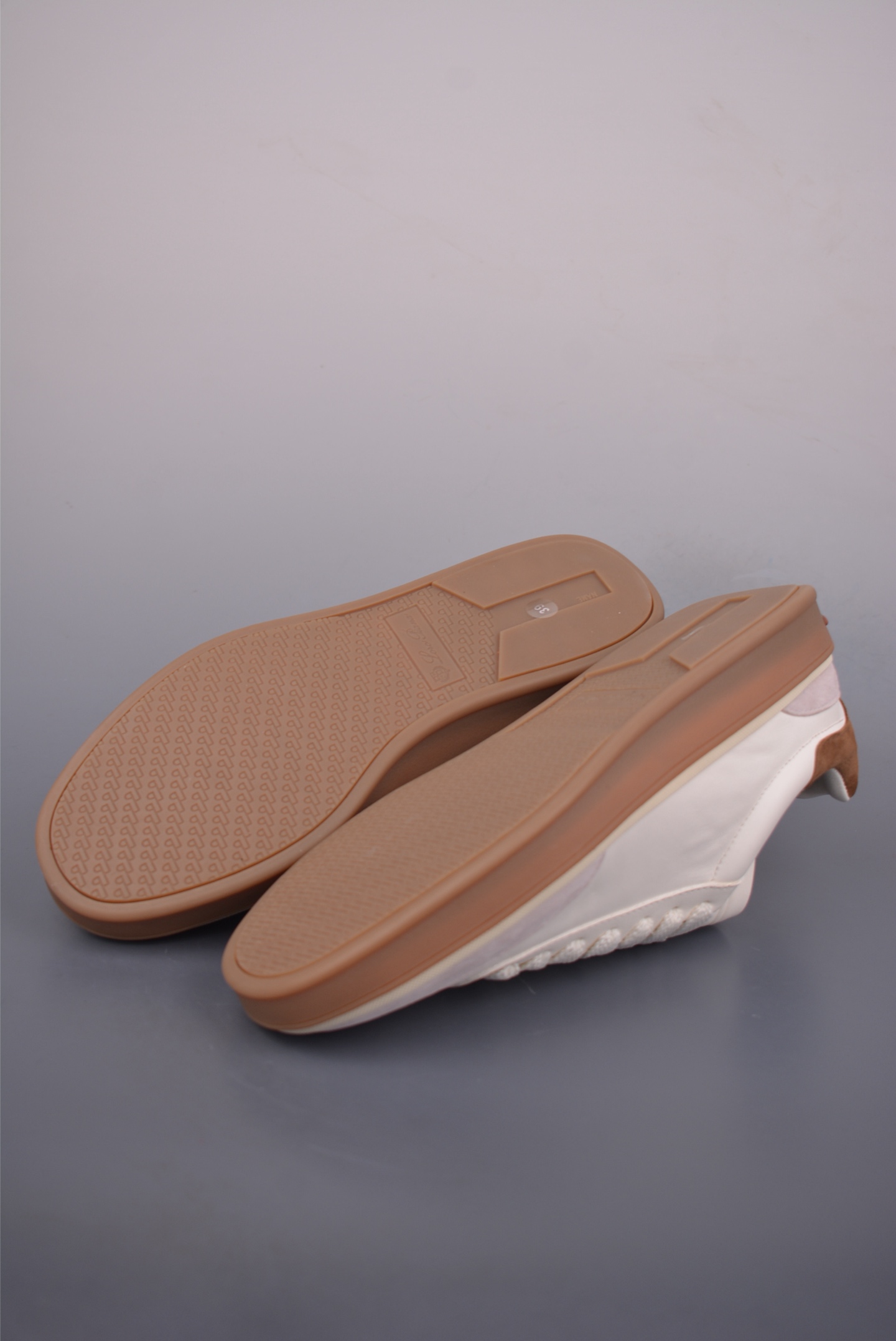 MOCASSINQ SUMMER SUEDE D . DIV martniel 小羊皮板鞋 XS56777