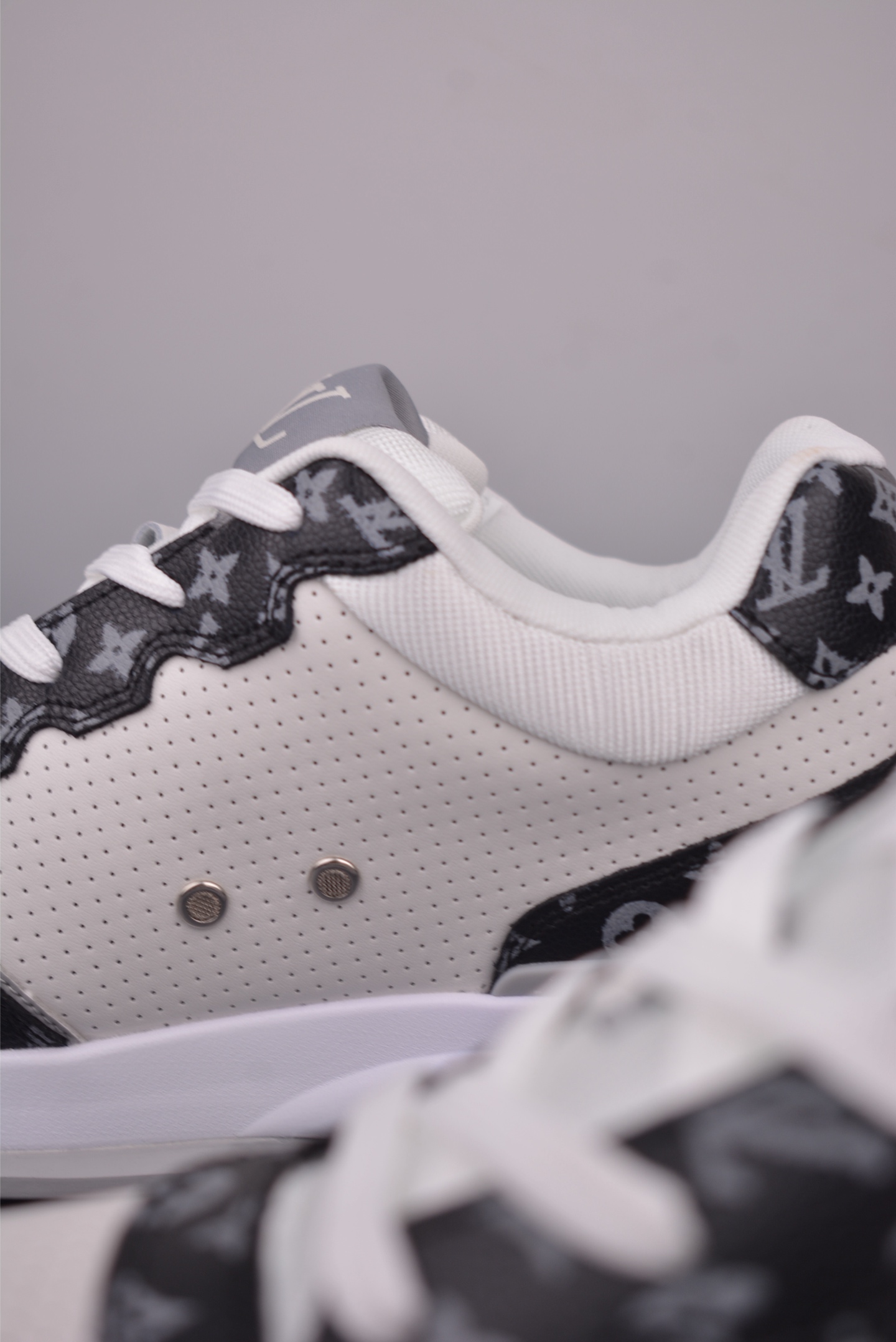 Louis Vuitton Trainer Sneaker Low White Leather Casual Shoes Size 41-45 9 i1754522400879 5579 0 7
