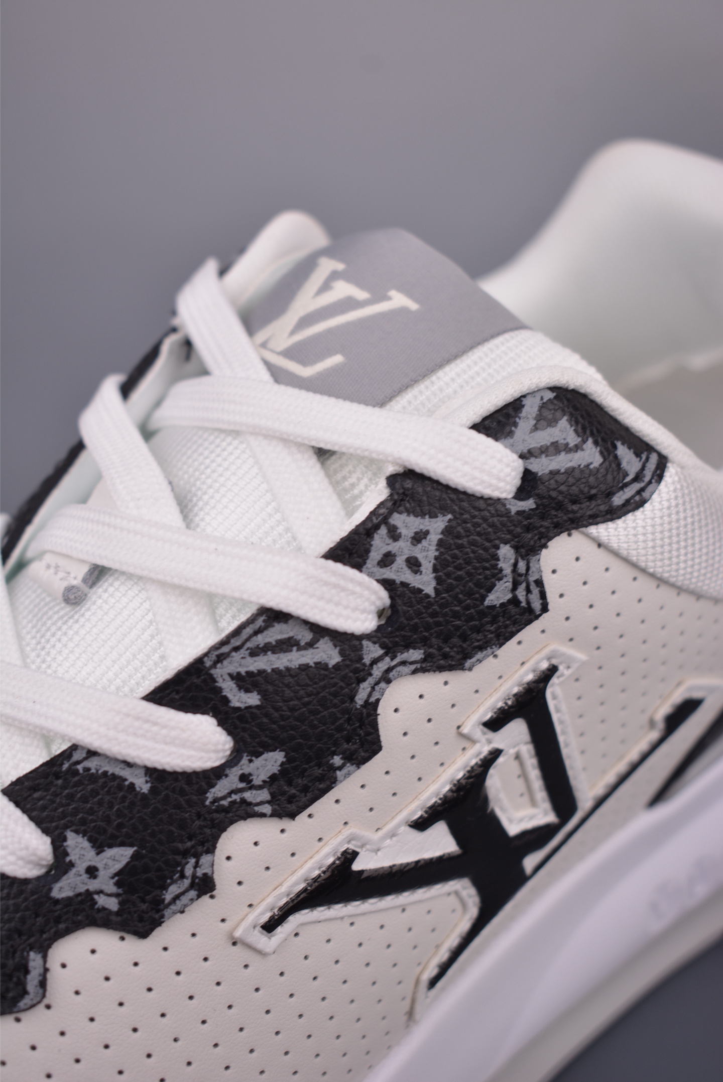 Louis Vuitton Trainer Sneaker Low White Leather Casual Shoes Size 41-45 8 i1754522402972 8517 0 6