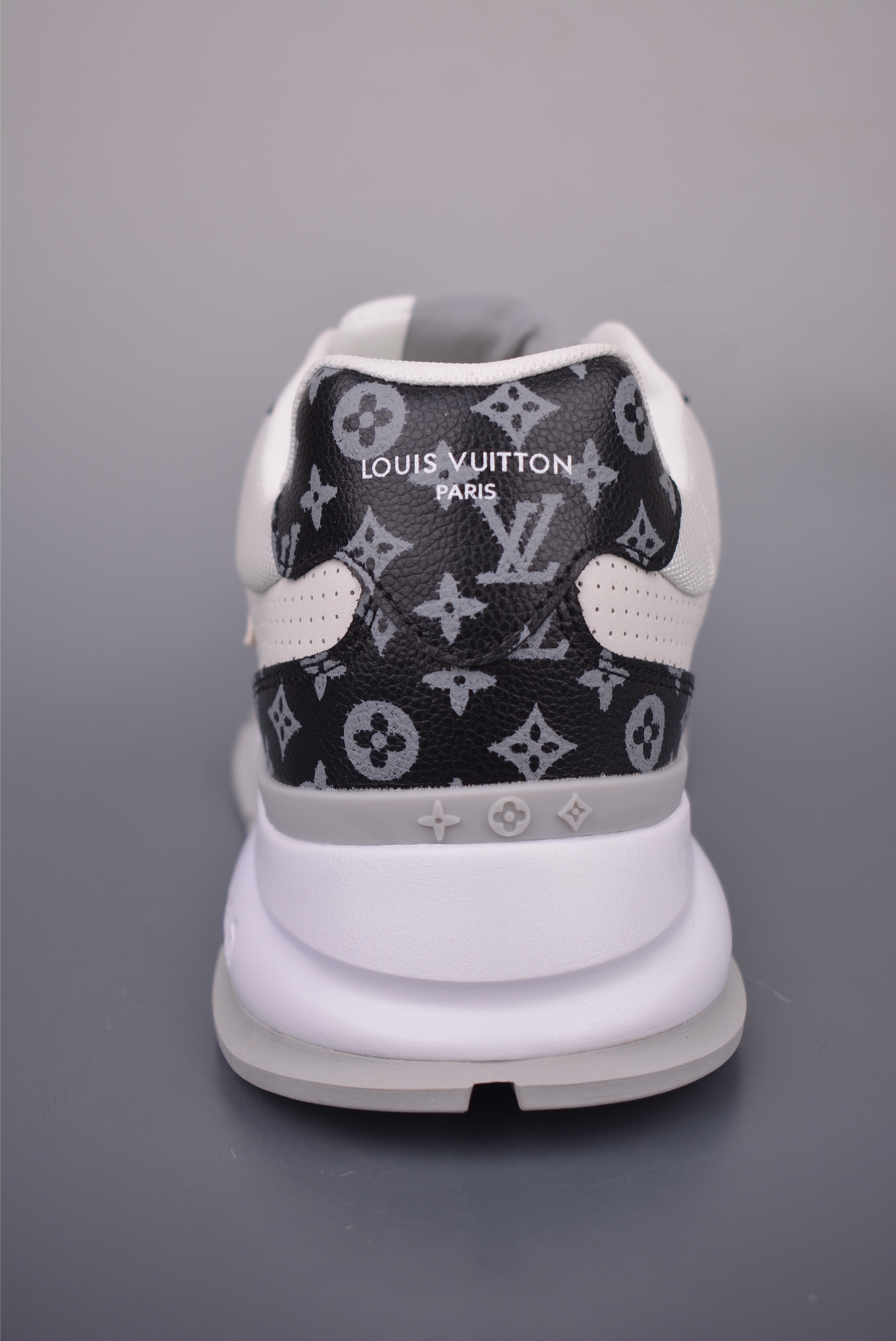 Louis Vuitton Trainer Sneaker Low White Leather Casual Shoes Size 41-45 5 i1754522402997 9678 0 3