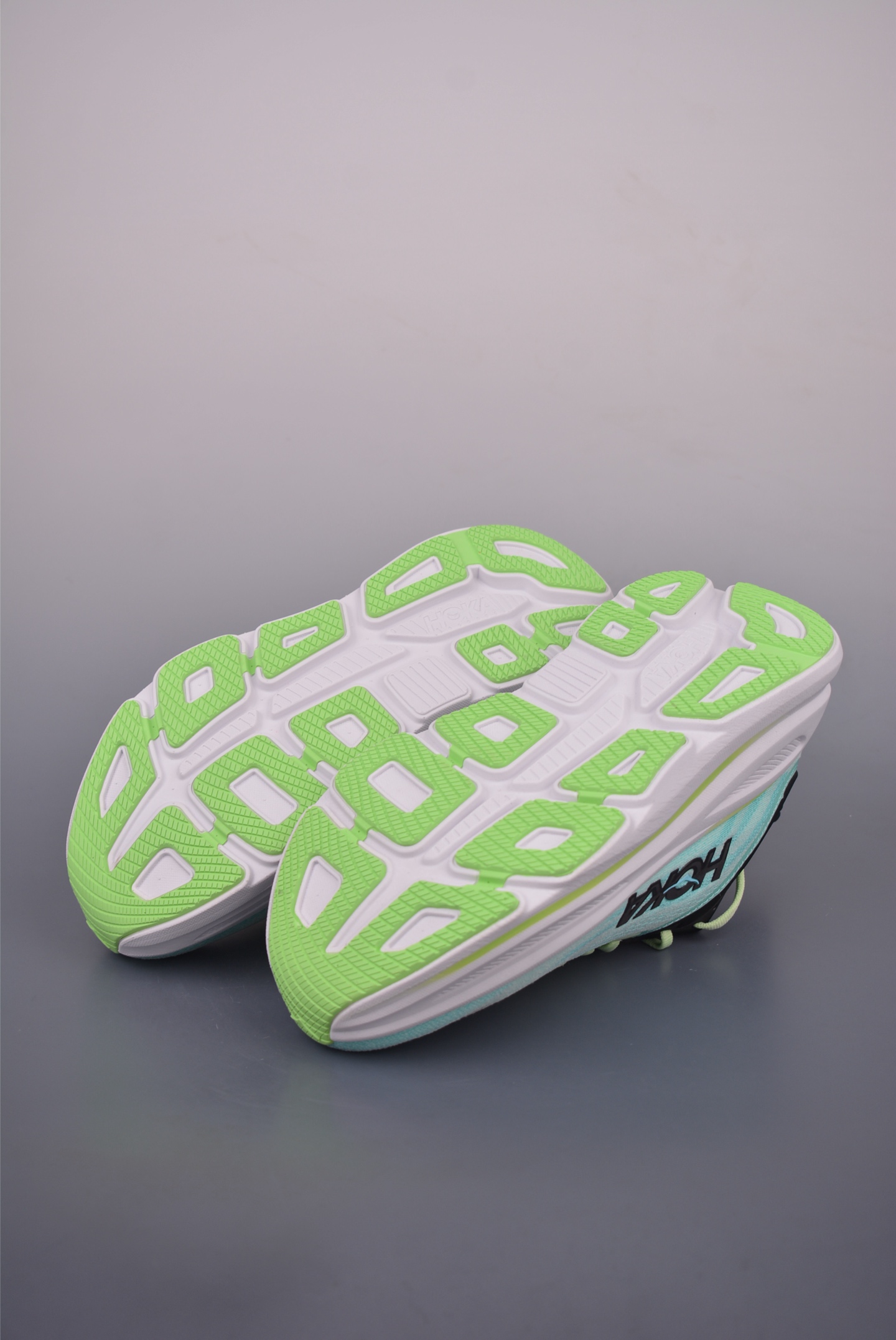 Hoka One One Bondi 9 Wide: Comfort & Support for Your Best Run Ever 4 i1754601918128 4864 0 2