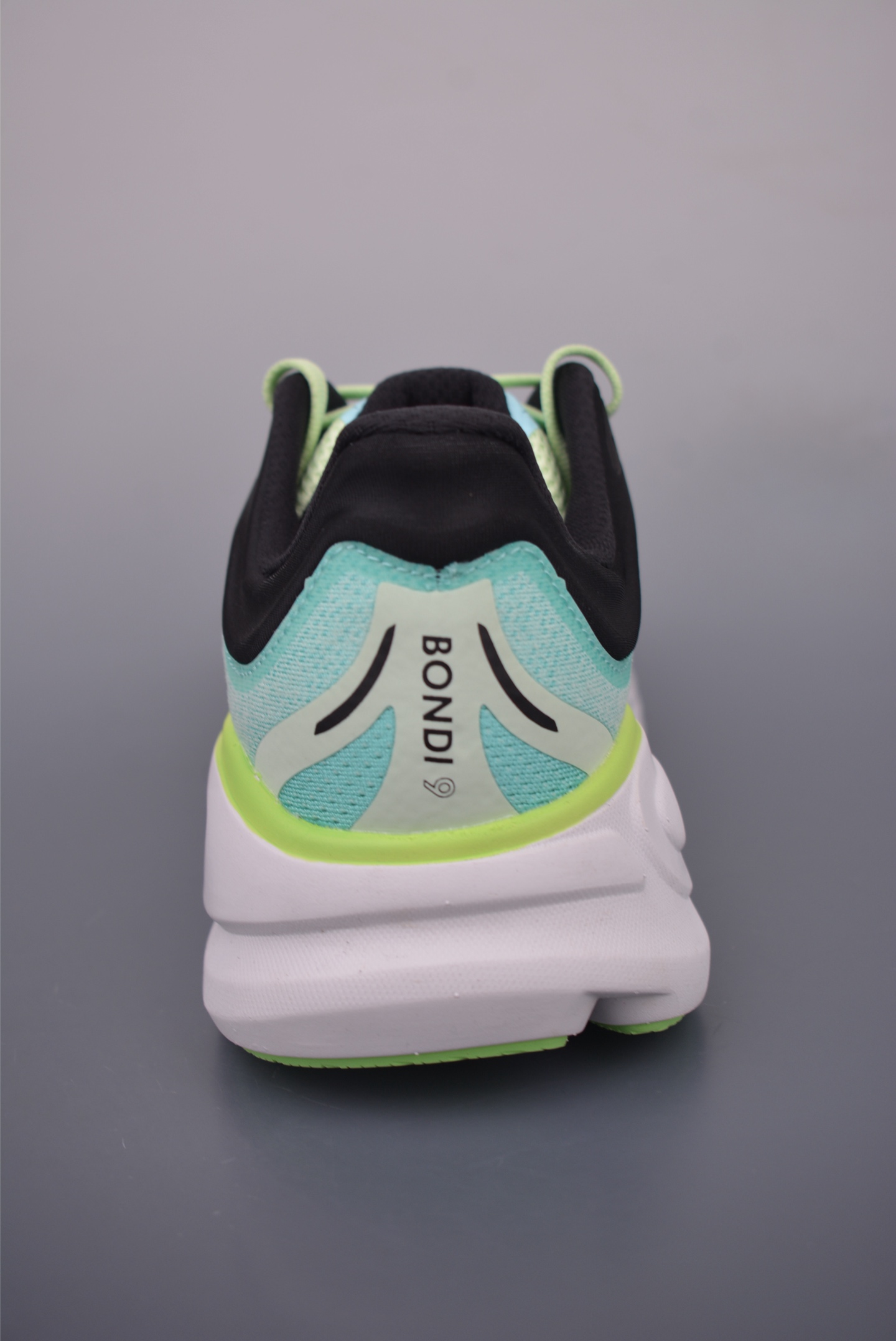 Hoka One One Bondi 9 Wide: Comfort & Support for Your Best Run Ever 5 i1754601919738 1706 0 3