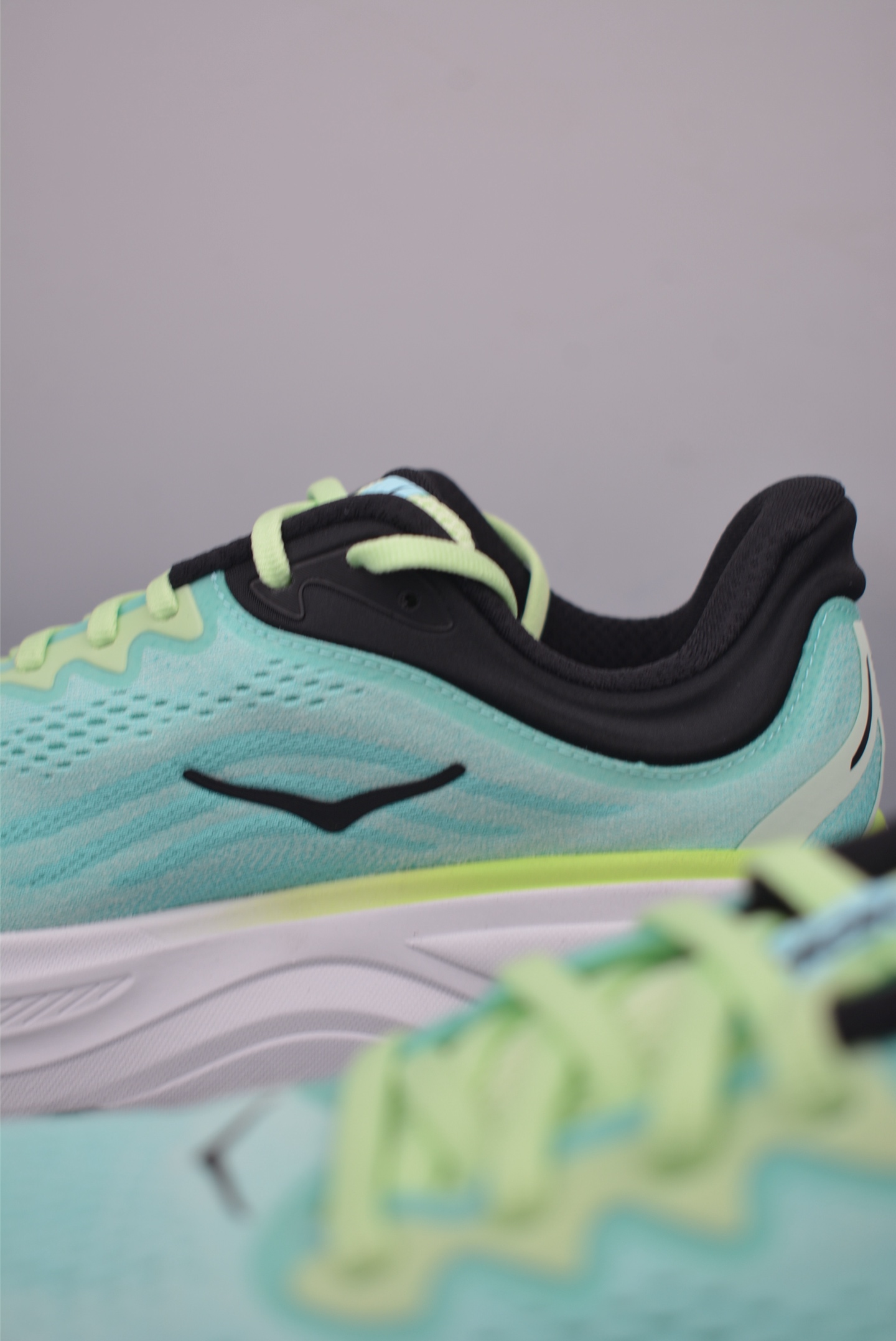 Hoka One One Bondi 9 Wide: Comfort & Support for Your Best Run Ever 9 i1754601927388 4026 0 8
