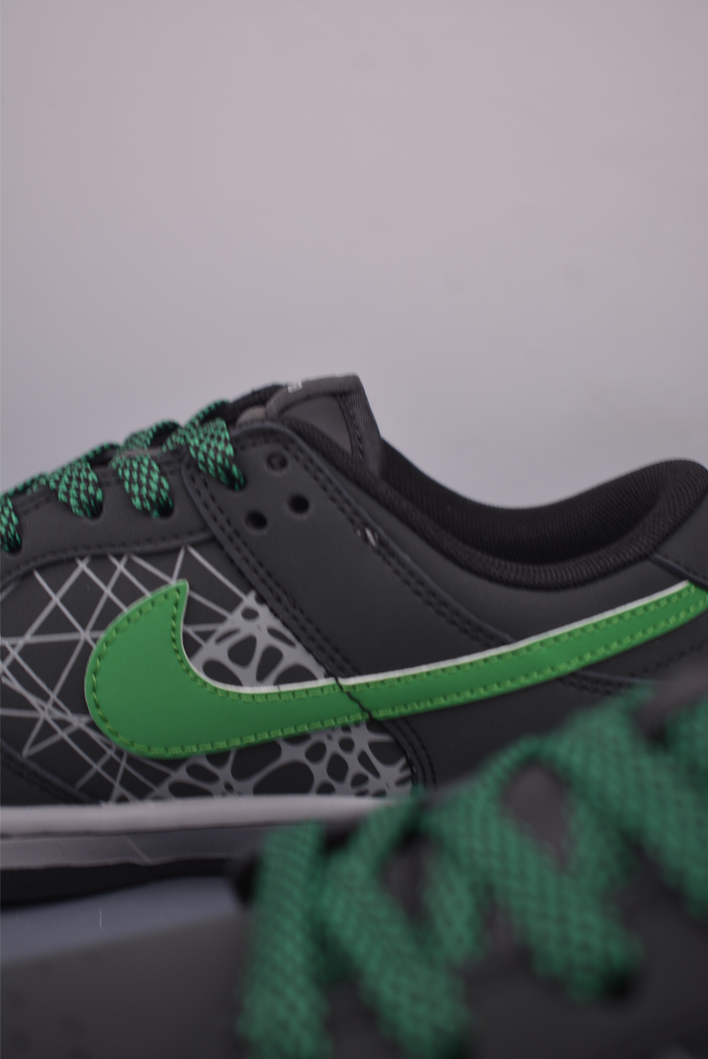 Nike SB Dunk Low UN - Premium Leather, Superior Comfort, and Perfect Fit 9 i1754604853847 6827 0 7