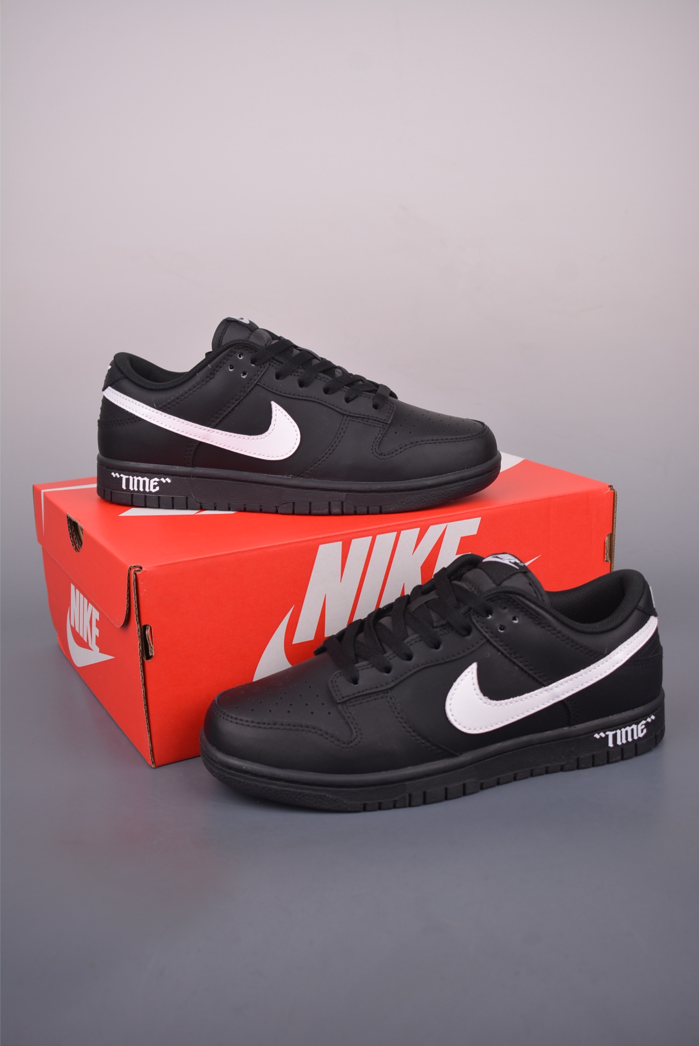 Nike SB Dunk Low Time Collab Black and White Sneakers HF5441-100 Men's 5 i1754604897864 3882 0 4