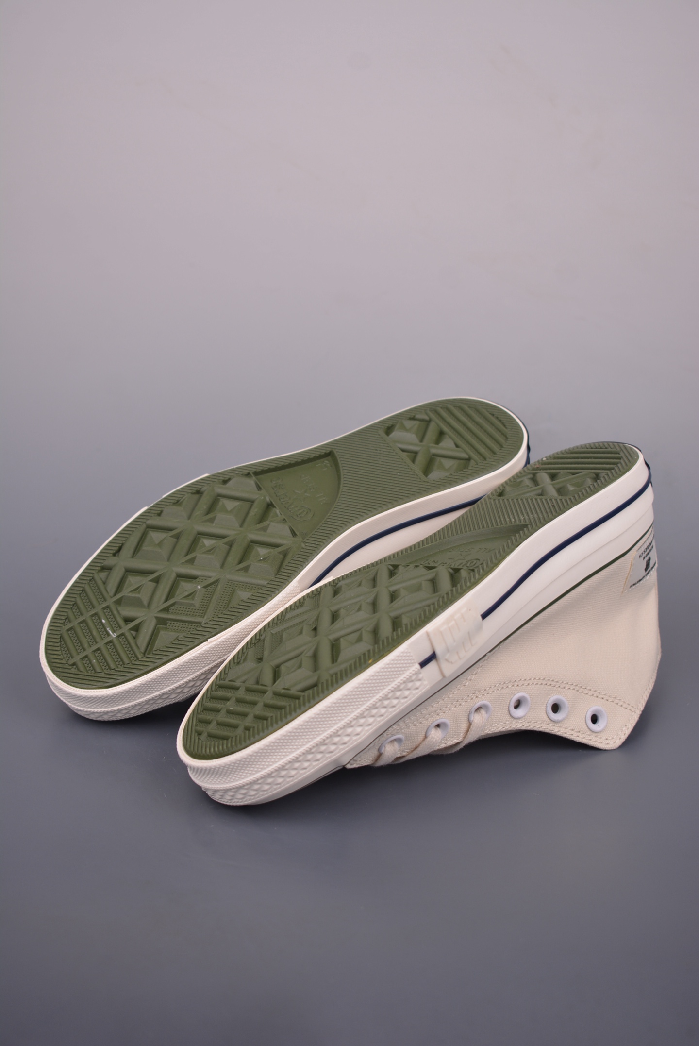 UNDEFEATED x Converse 1970s Mid-Top Canvas Sneakers - Retro Style 4 i1754688631183 2356 0 2