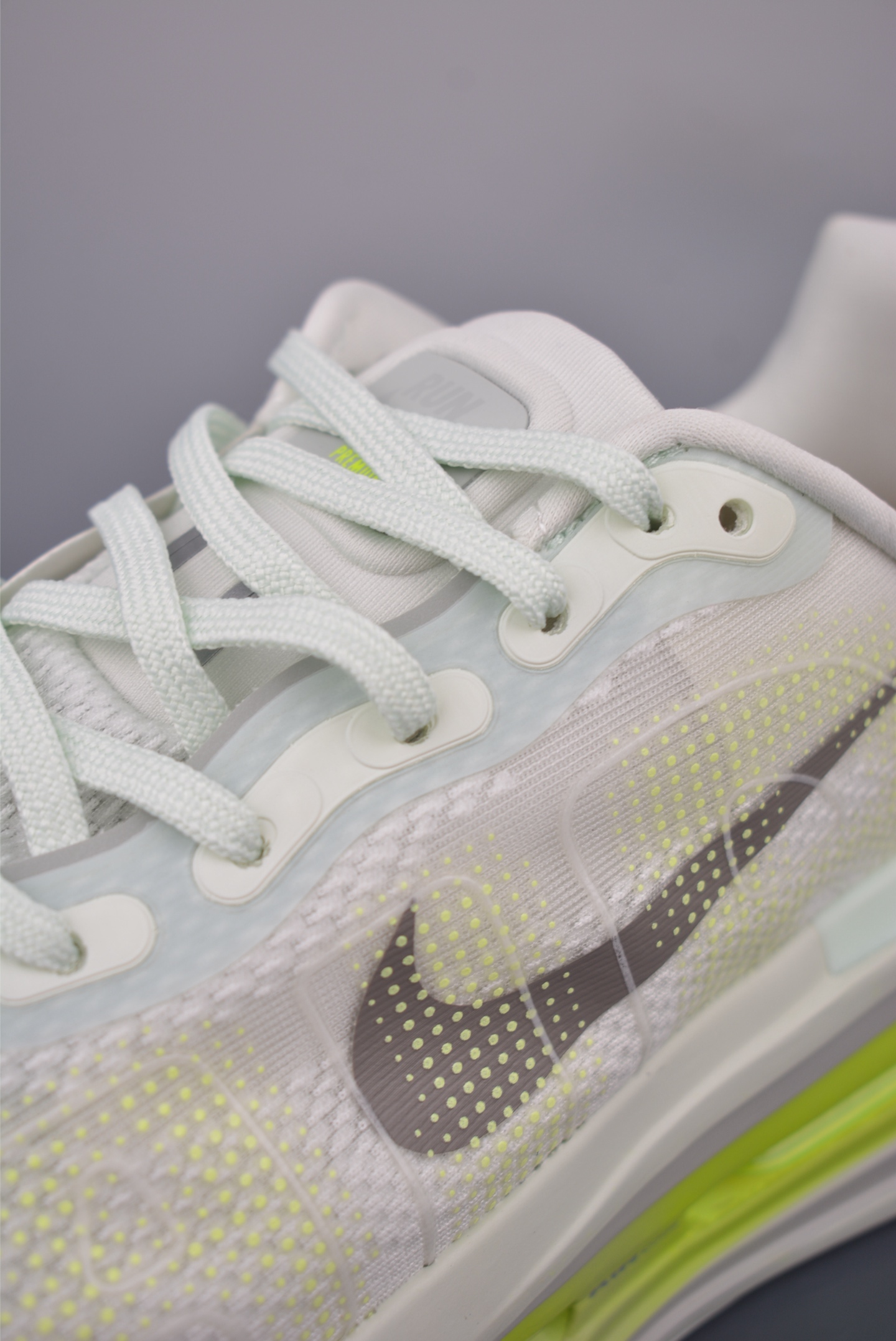 Nike Vomero premium Air气垫40周年 舒适百搭防滑耐磨 支撑缓震低帮 休闲跑步鞋 FN8453-010