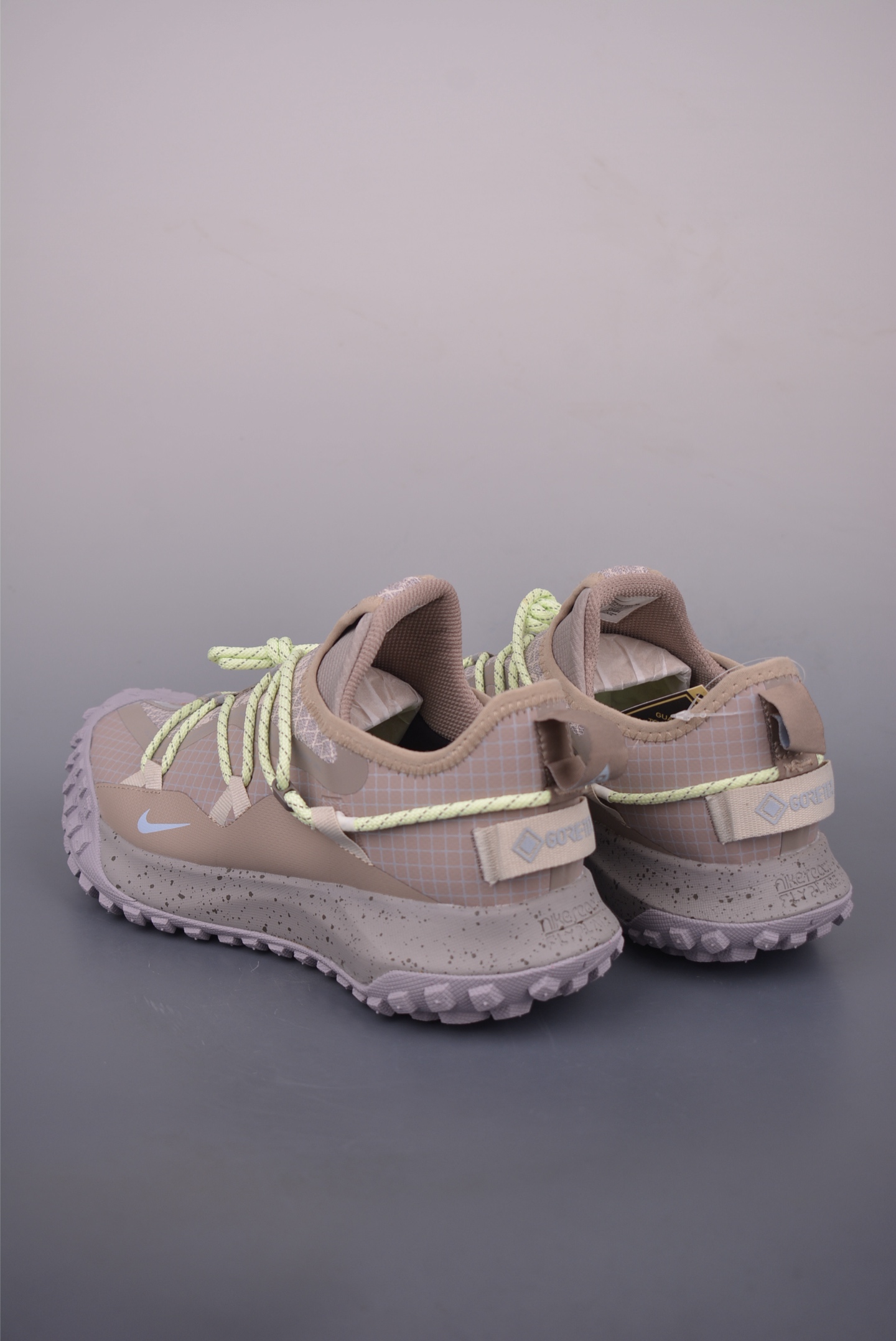 Nike ACG Mountain Fly Low GTX SE Outdoor Hiking Trail Running Shoes 3 i1754693299069 6468 0 1
