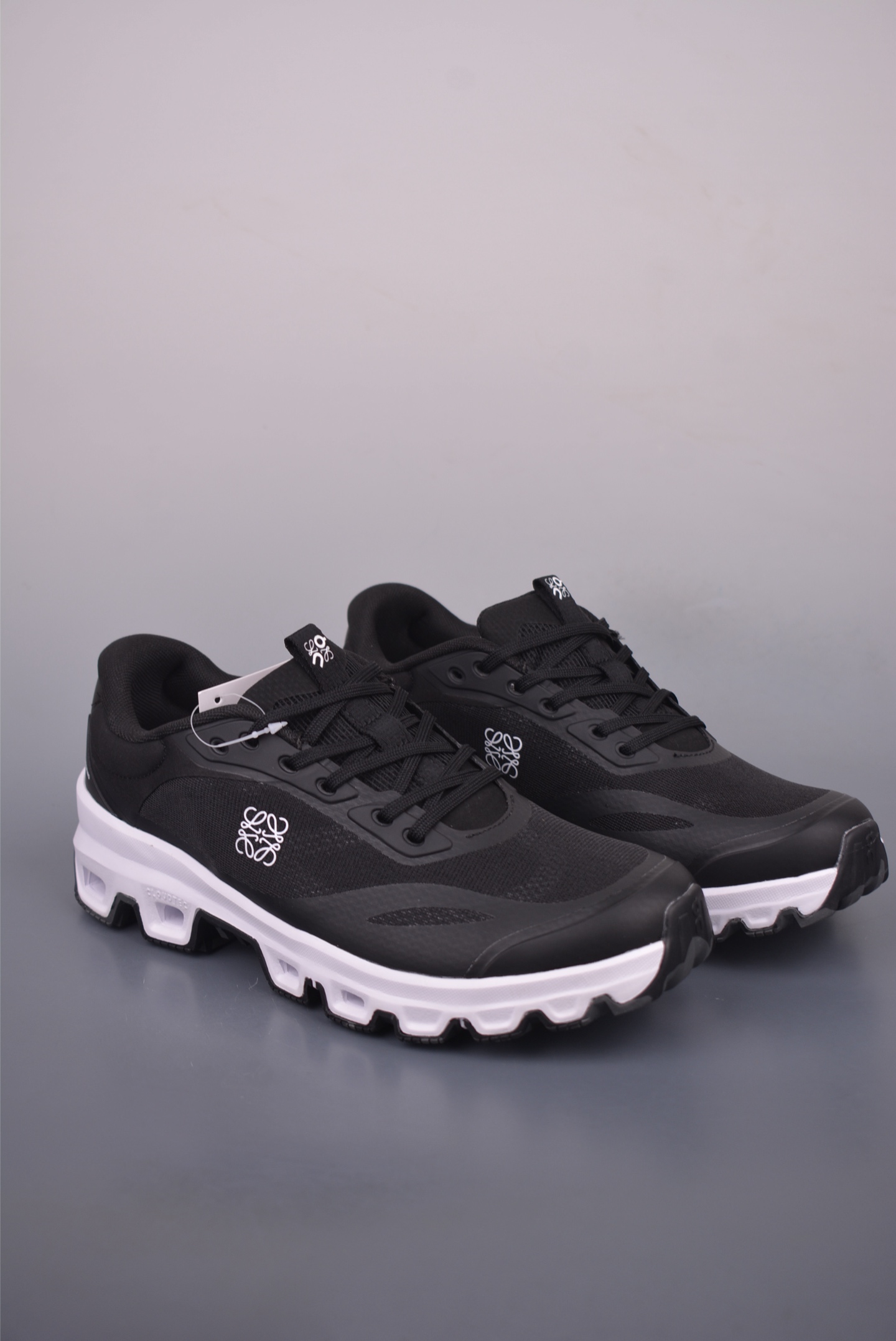 Loewe Flow Runner Sneakers Black White Lightweight Breathable Mesh Shoes 1 i1754771880797 5313 0 0