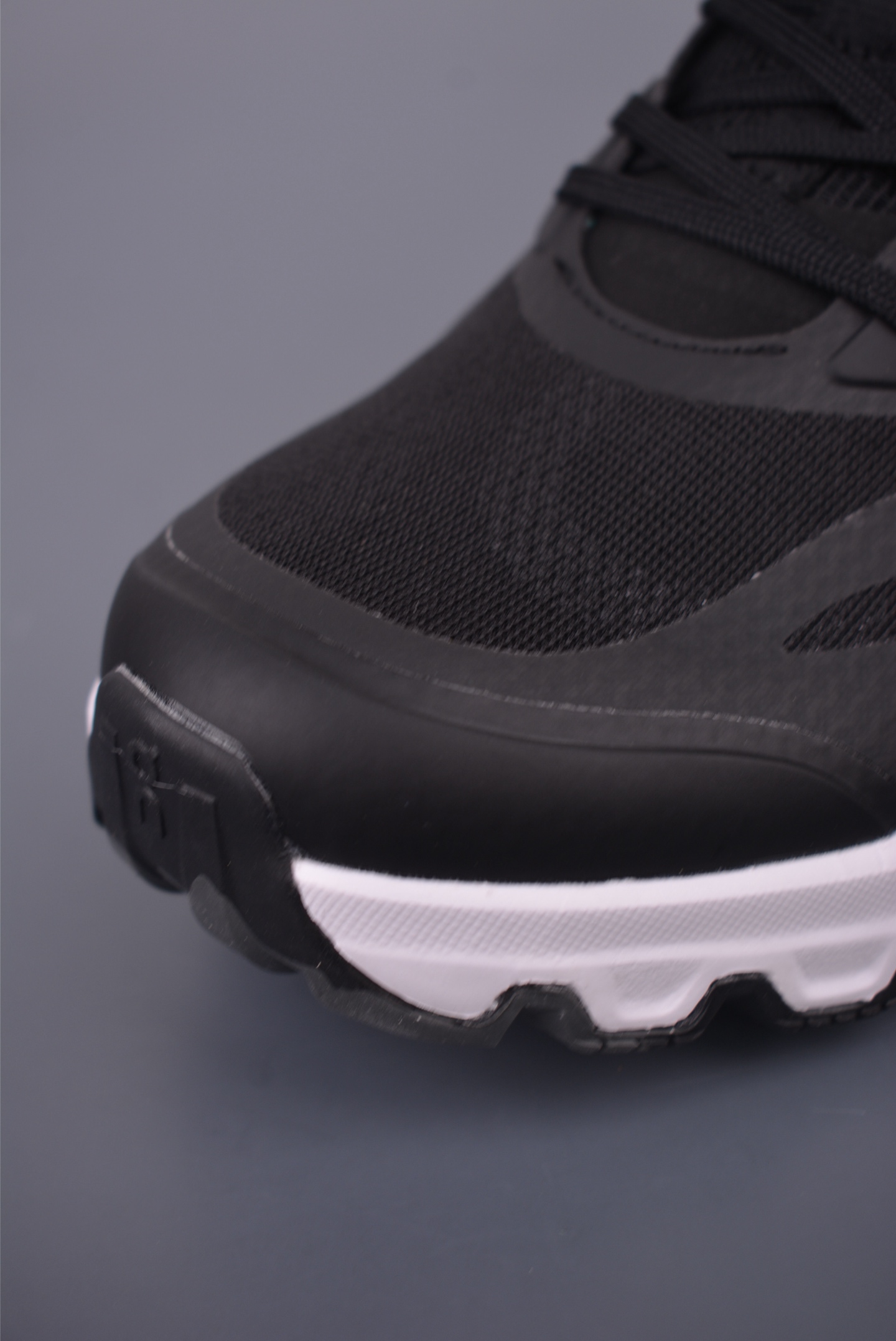 Loewe Flow Runner Sneakers Black White Lightweight Breathable Mesh Shoes 6 i1754771880844 4325 0 5