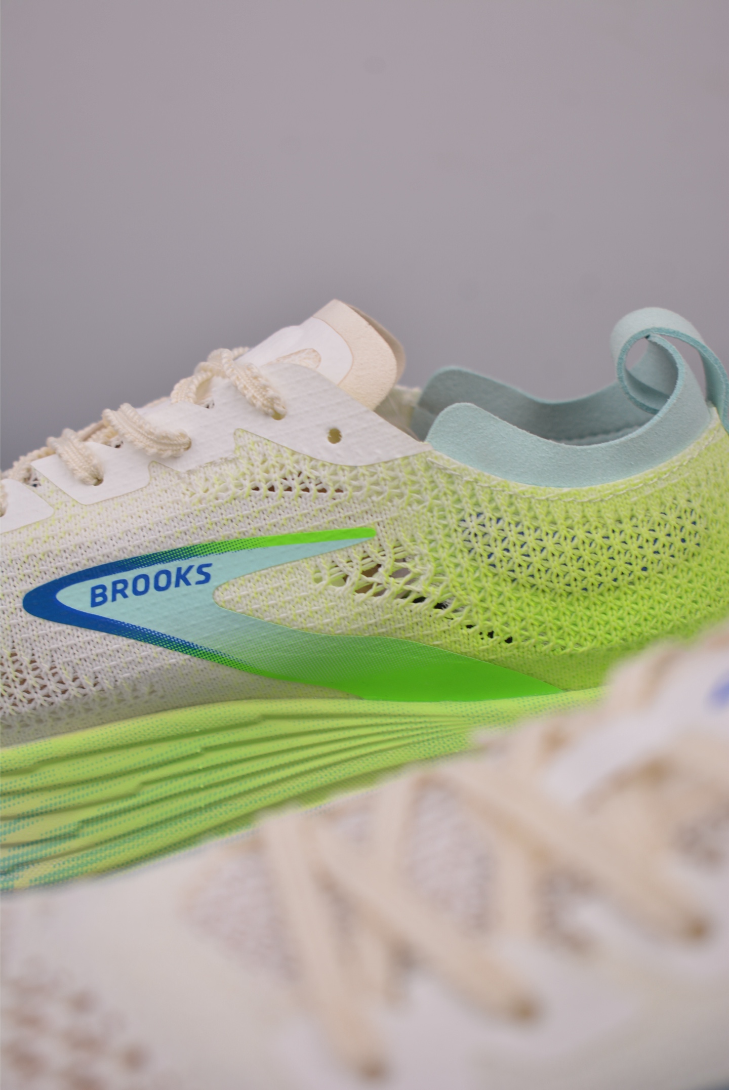 Brooks Hyperion Elite 4: Lightweight, Breathable Running Shoes for Peak Performance 8 i1754773438383 7996 0 7