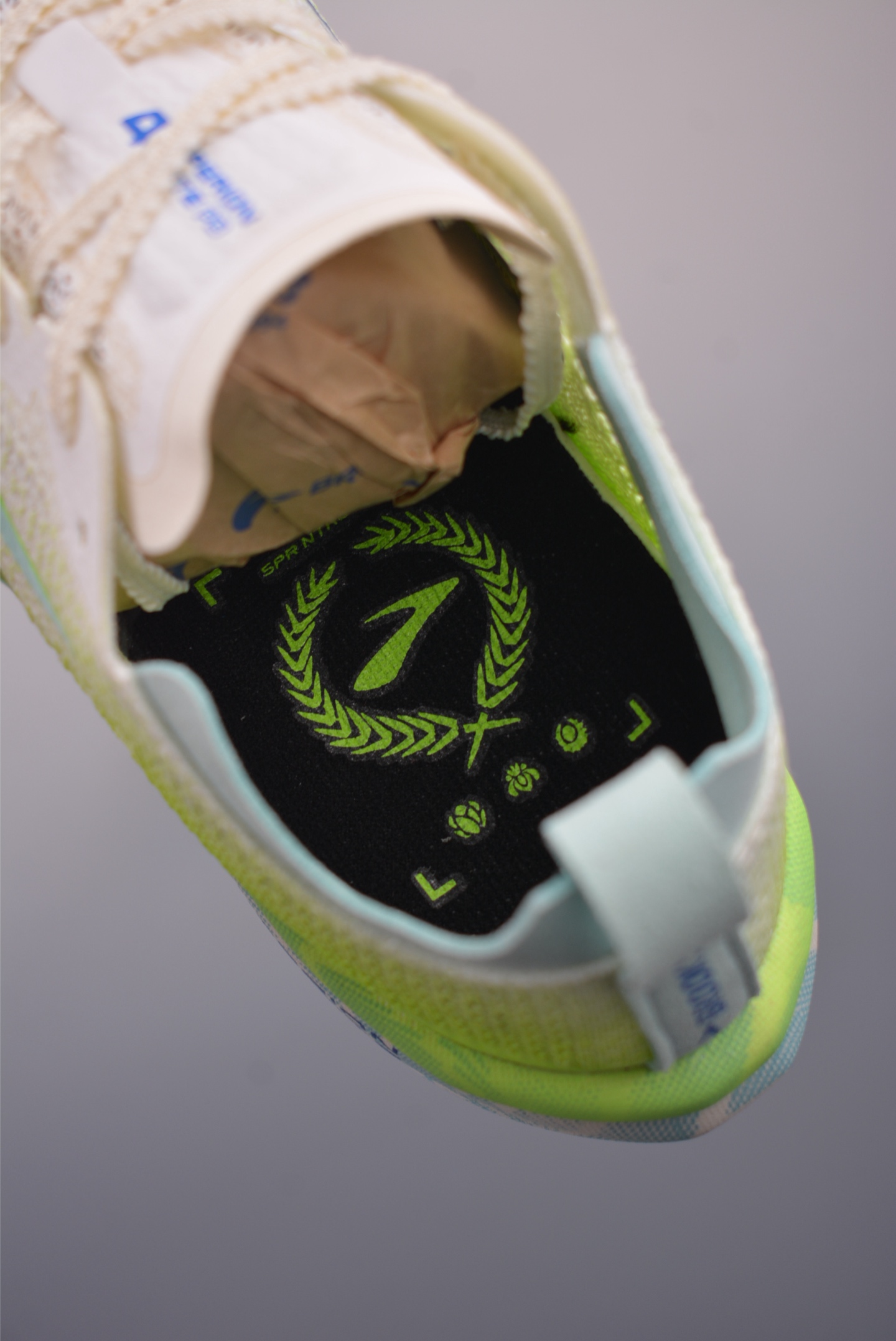 Brooks Hyperion Elite 4: Lightweight, Breathable Running Shoes for Peak Performance 9 i1754773438430 5562 0 8