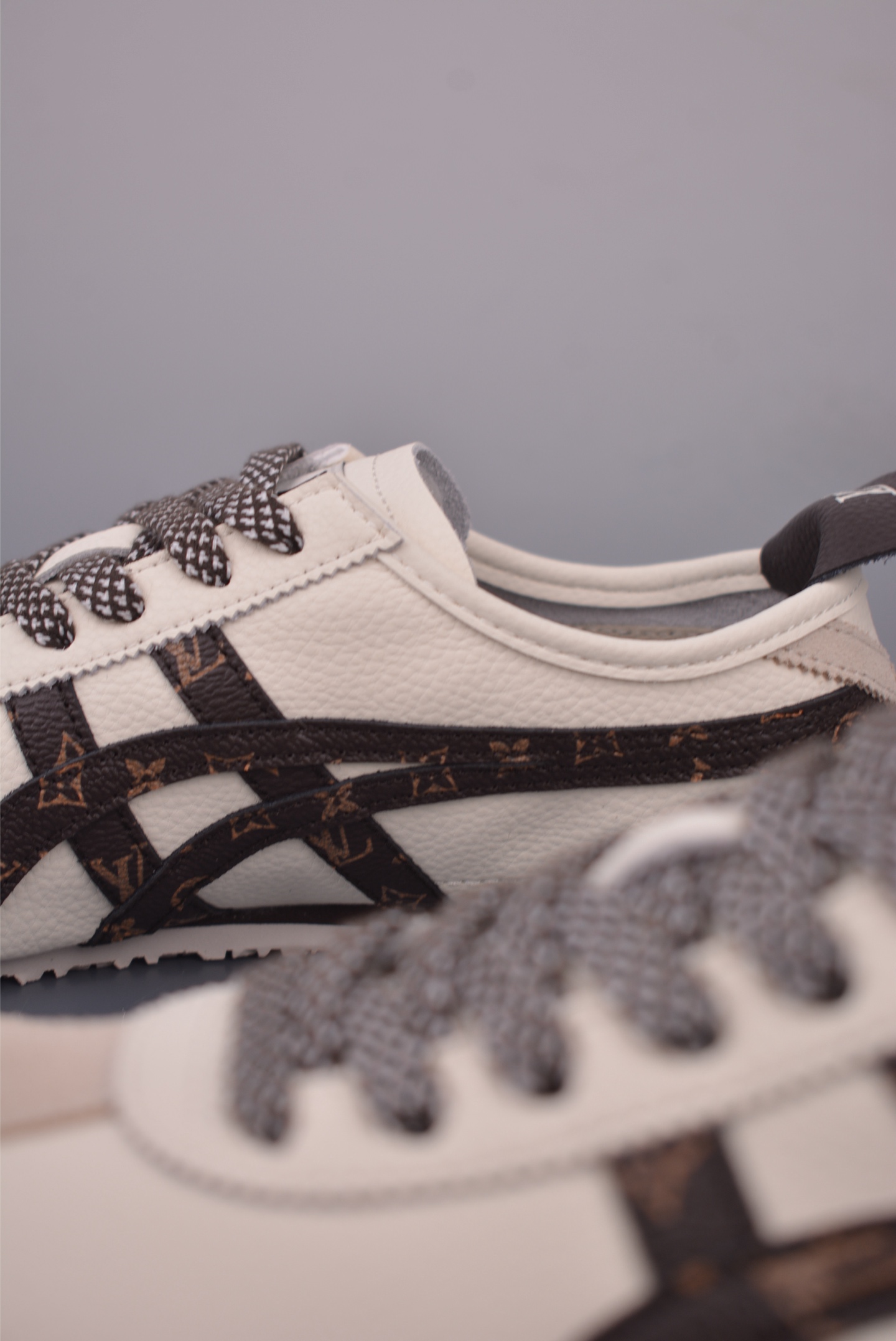 Onitsuka Tiger MEXICO 66 DIY Louis Vuitton Limited Edition Sneakers 8 i1754773735015 4089 0 7