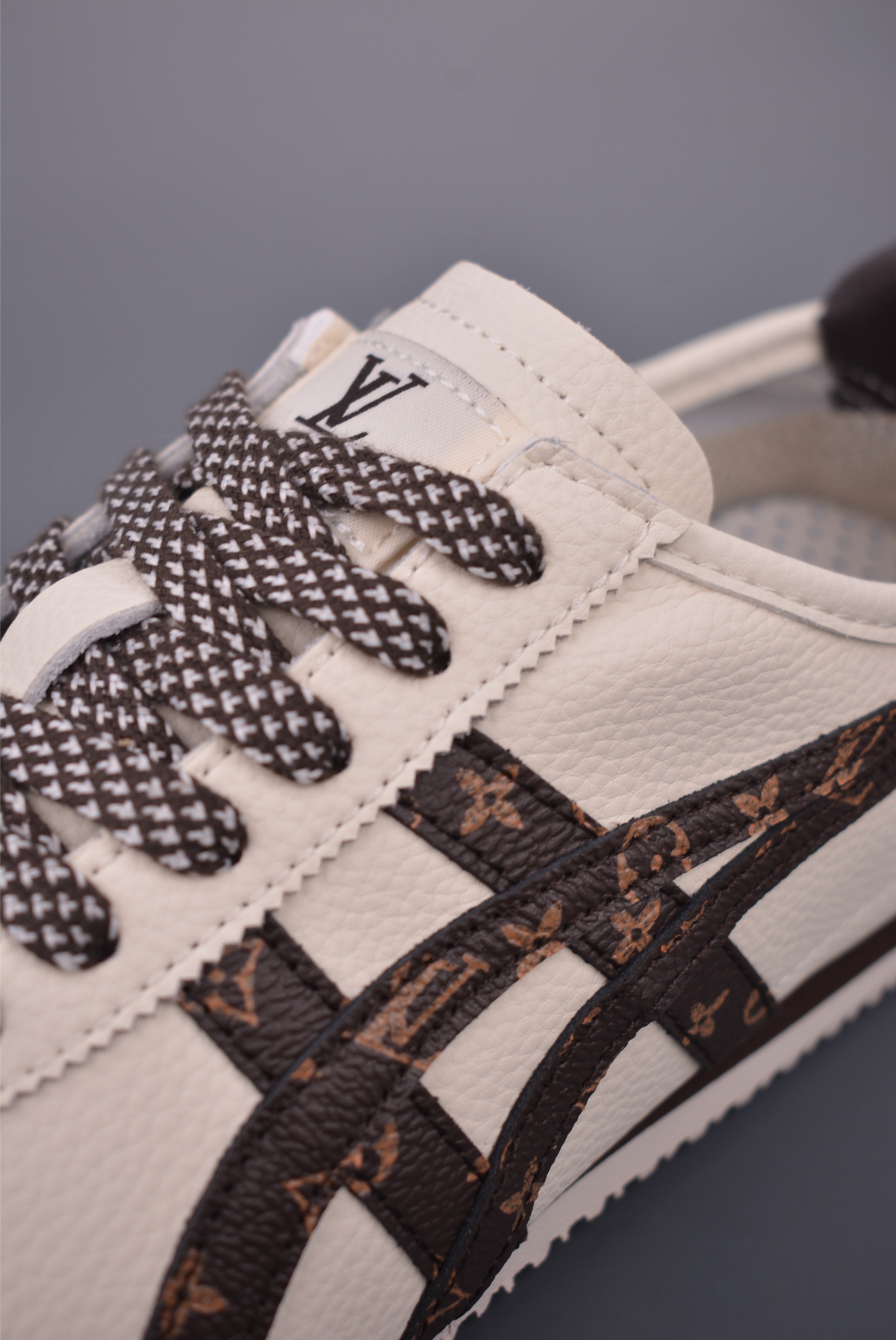 Onitsuka Tiger MEXICO 66 DIY Louis Vuitton Limited Edition Sneakers 7 i1754773735051 7826 0 6