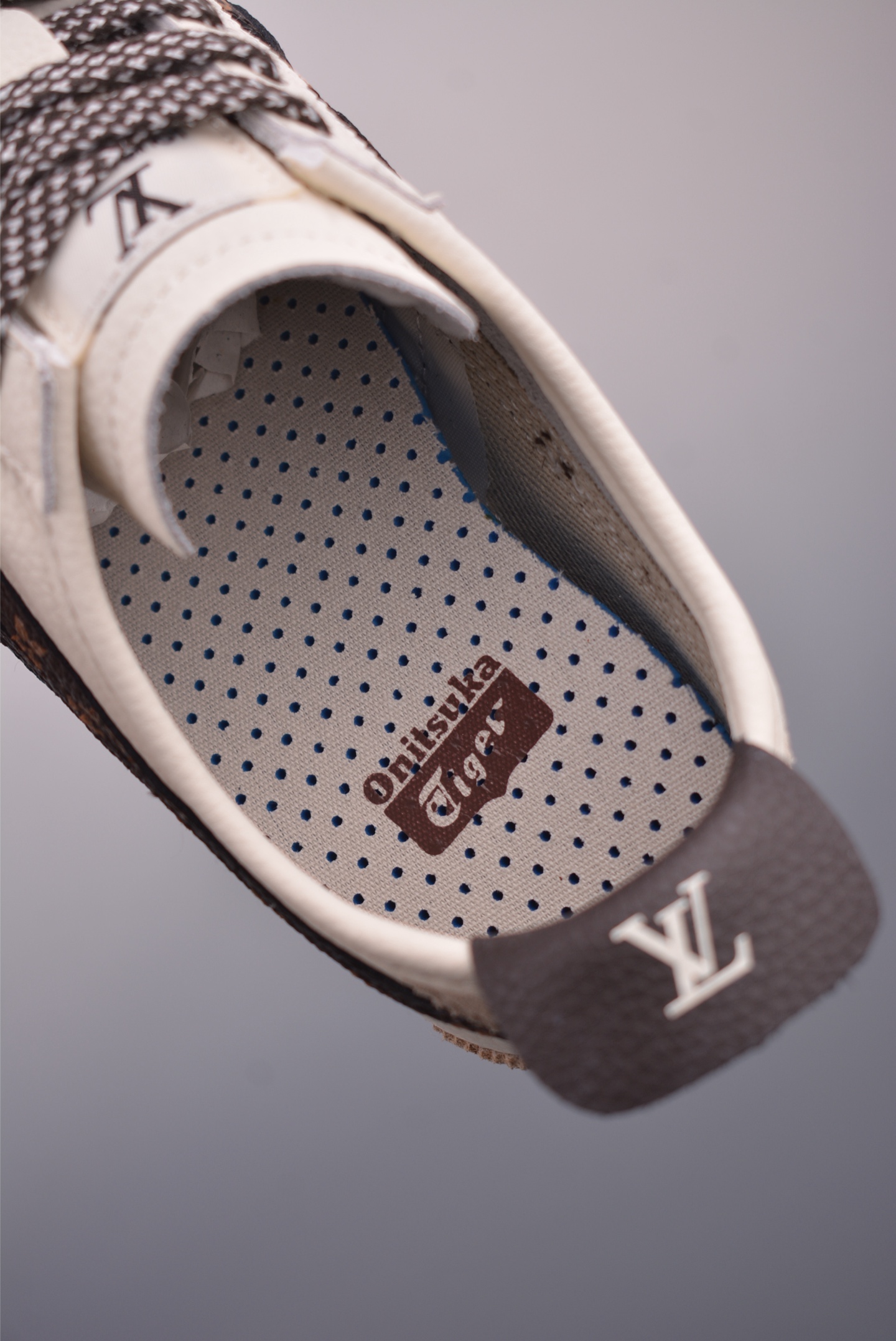 Onitsuka Tiger MEXICO 66 DIY Louis Vuitton Limited Edition Sneakers 9 i1754773735063 8057 0 8