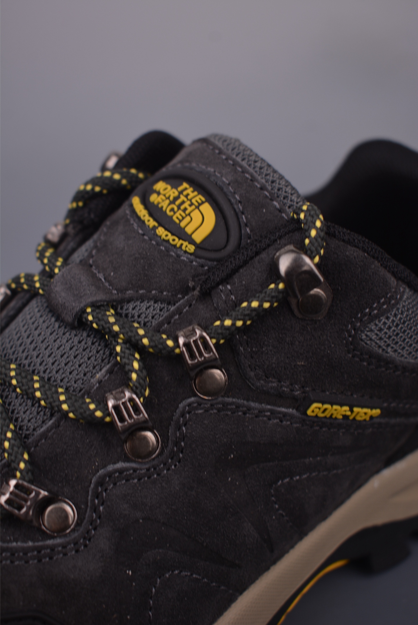 The North Face Men's Hiking Shoes - Durable Leather, Vibram Sole, Outdoor Ready 8 i1754773965041 7259 0 6