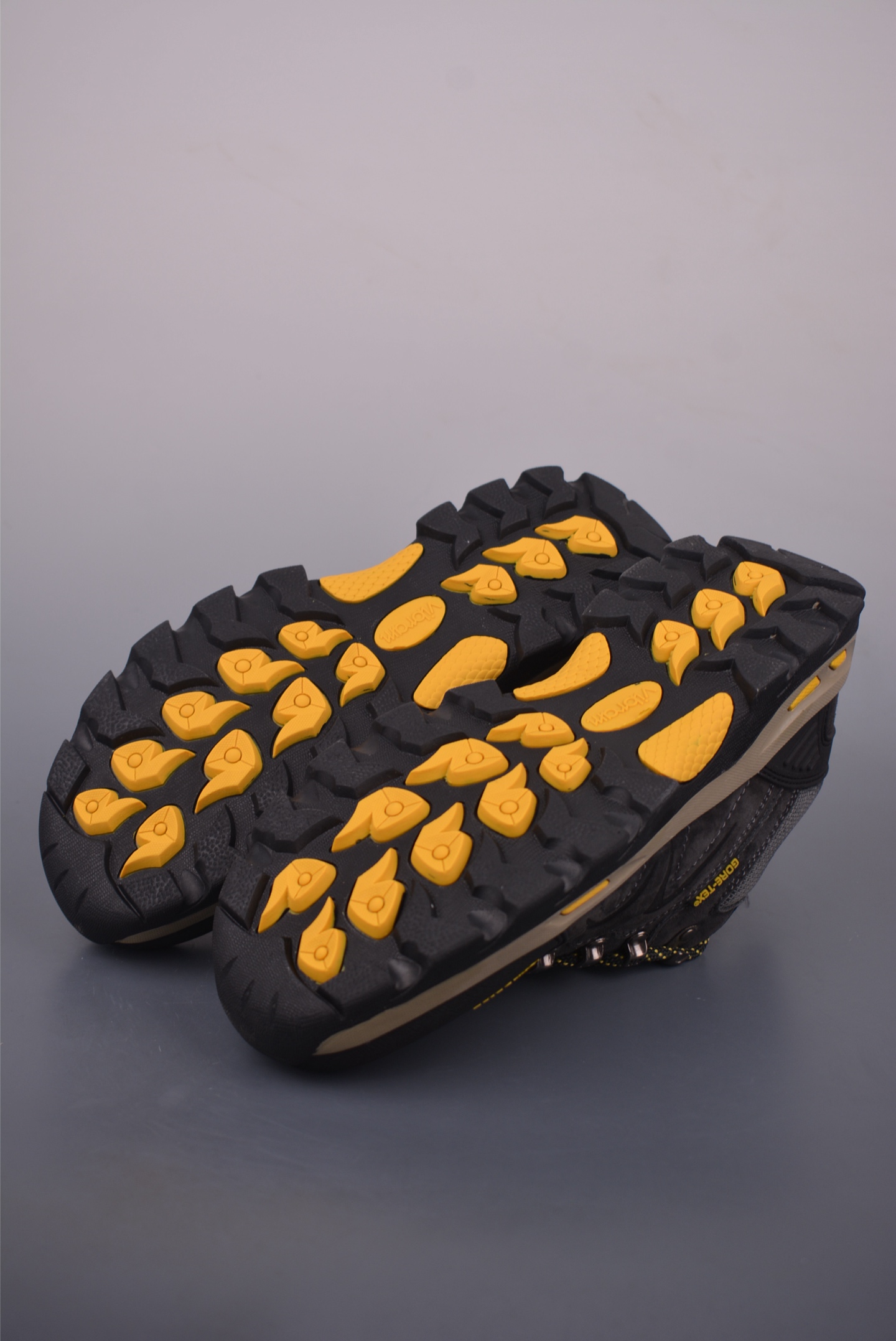 The North Face Men's Hiking Shoes - Durable Leather, Vibram Sole, Outdoor Ready 4 i1754773966716 2716 0 2