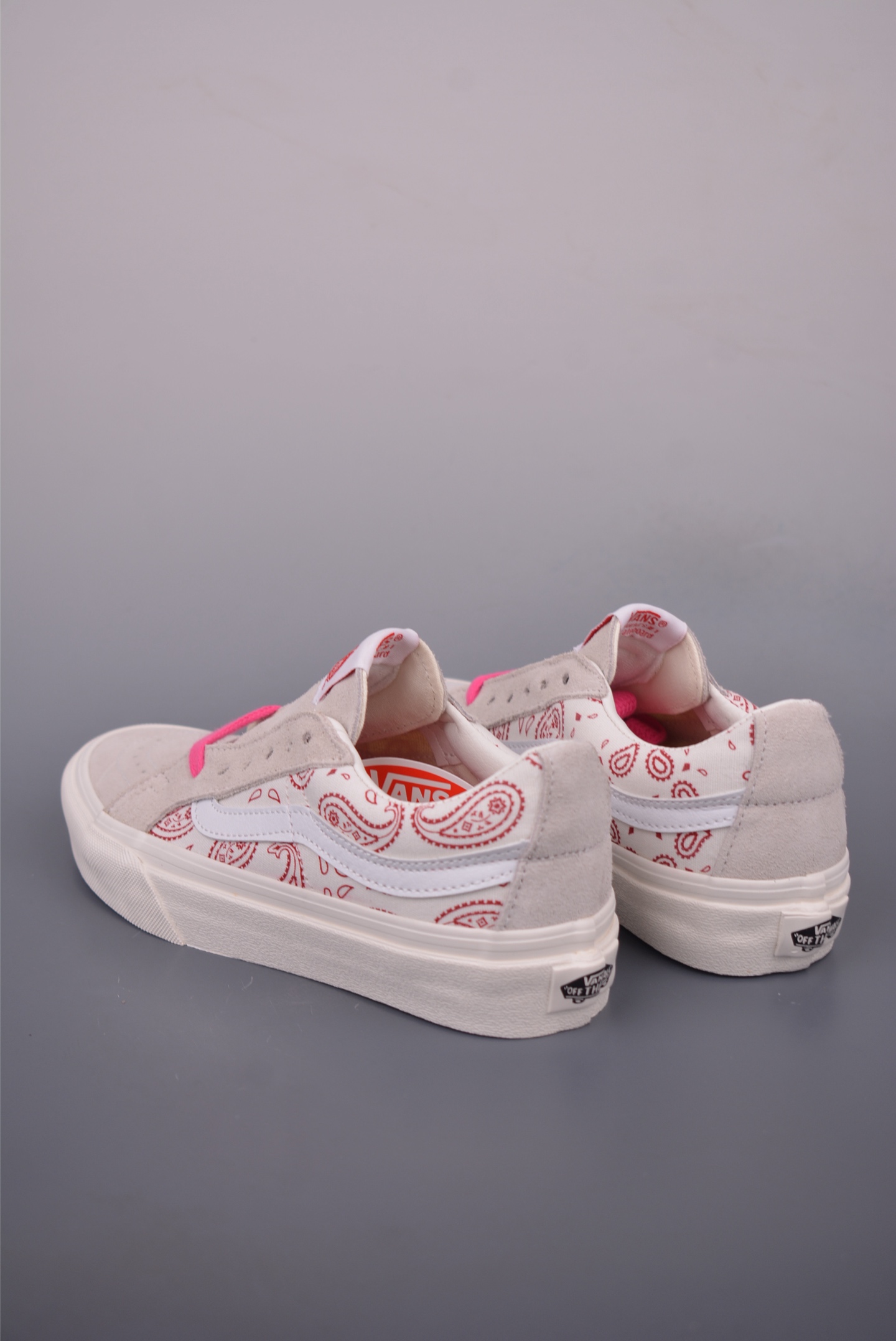 Vans Sk8-Low White Paisley Casual Canvas Shoes, Retro Style Pink Accents 2 i1754774546906 4440 0 1