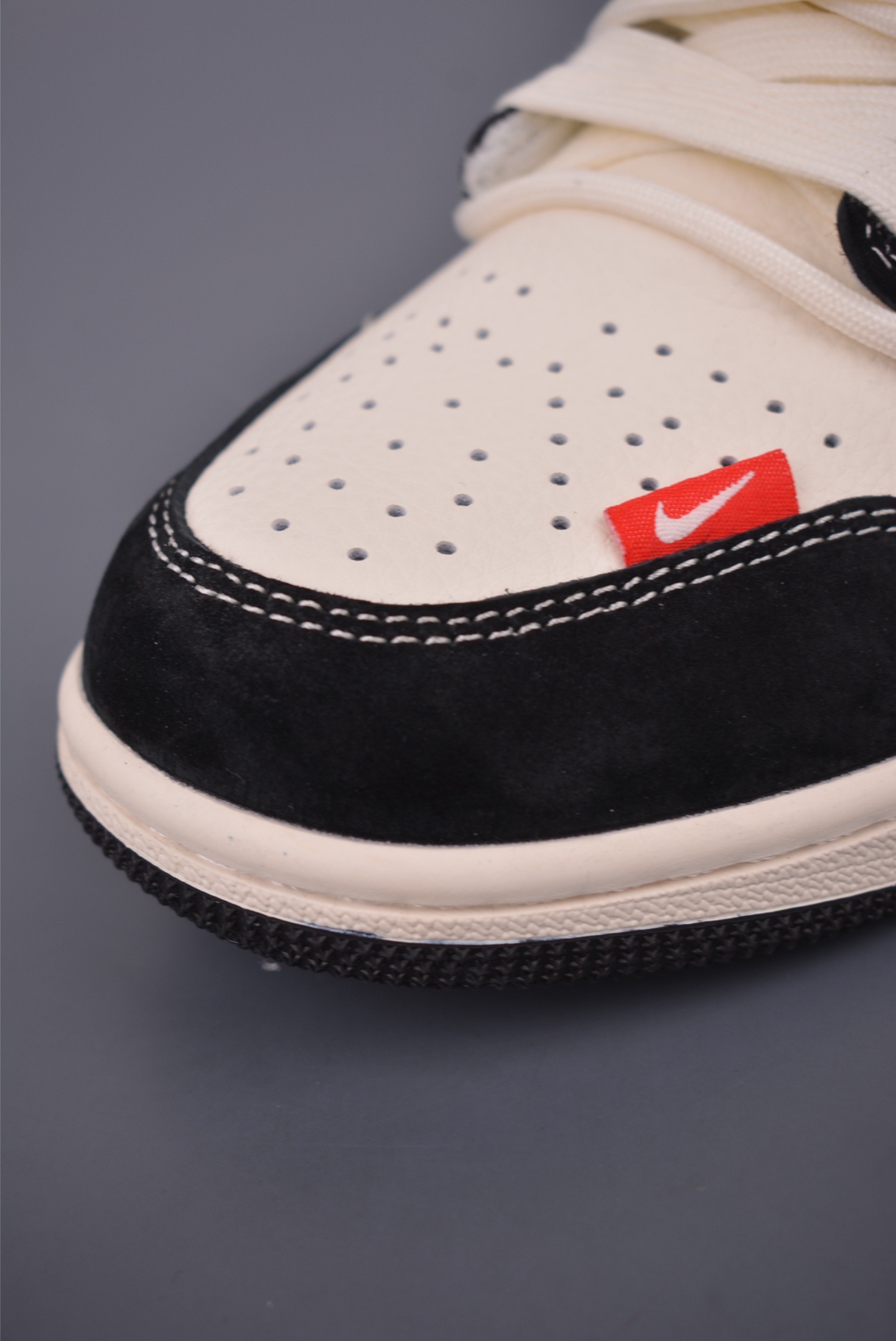 Louis Vuitton X Nike Air Jordan 1 Low Sneakers Designer Collaboration 6 i1754775446669 2425 0 5