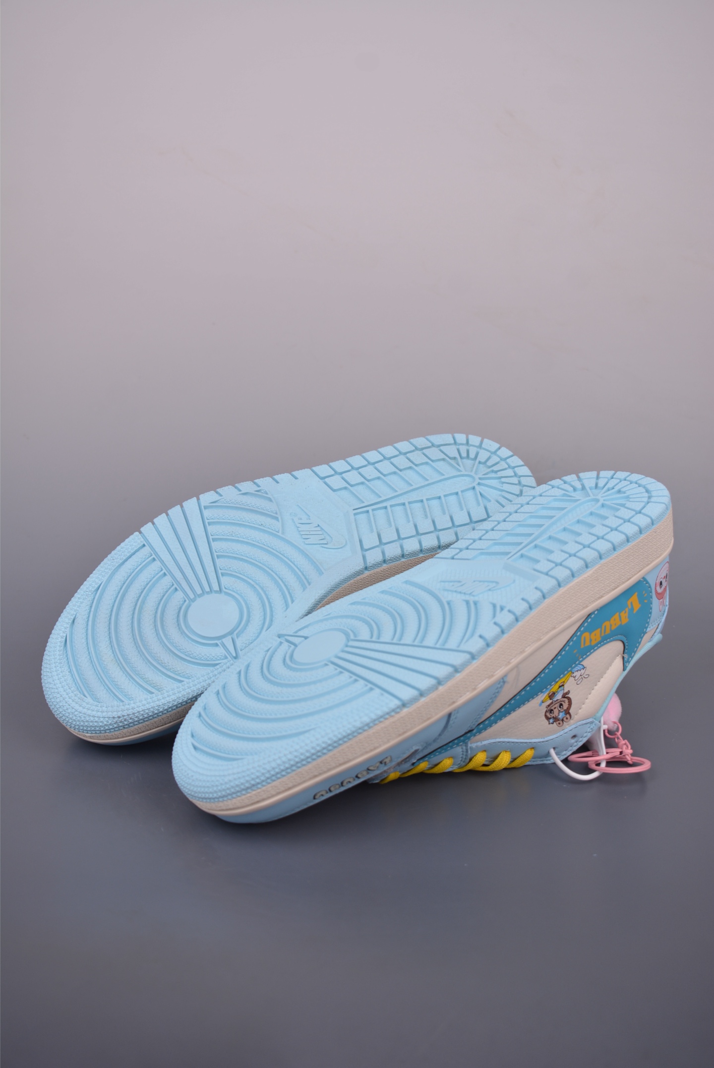 Fragment x Travis Scott x LABUBU Air Jordan 1 Low 三方联名倒钩 LD2028-054