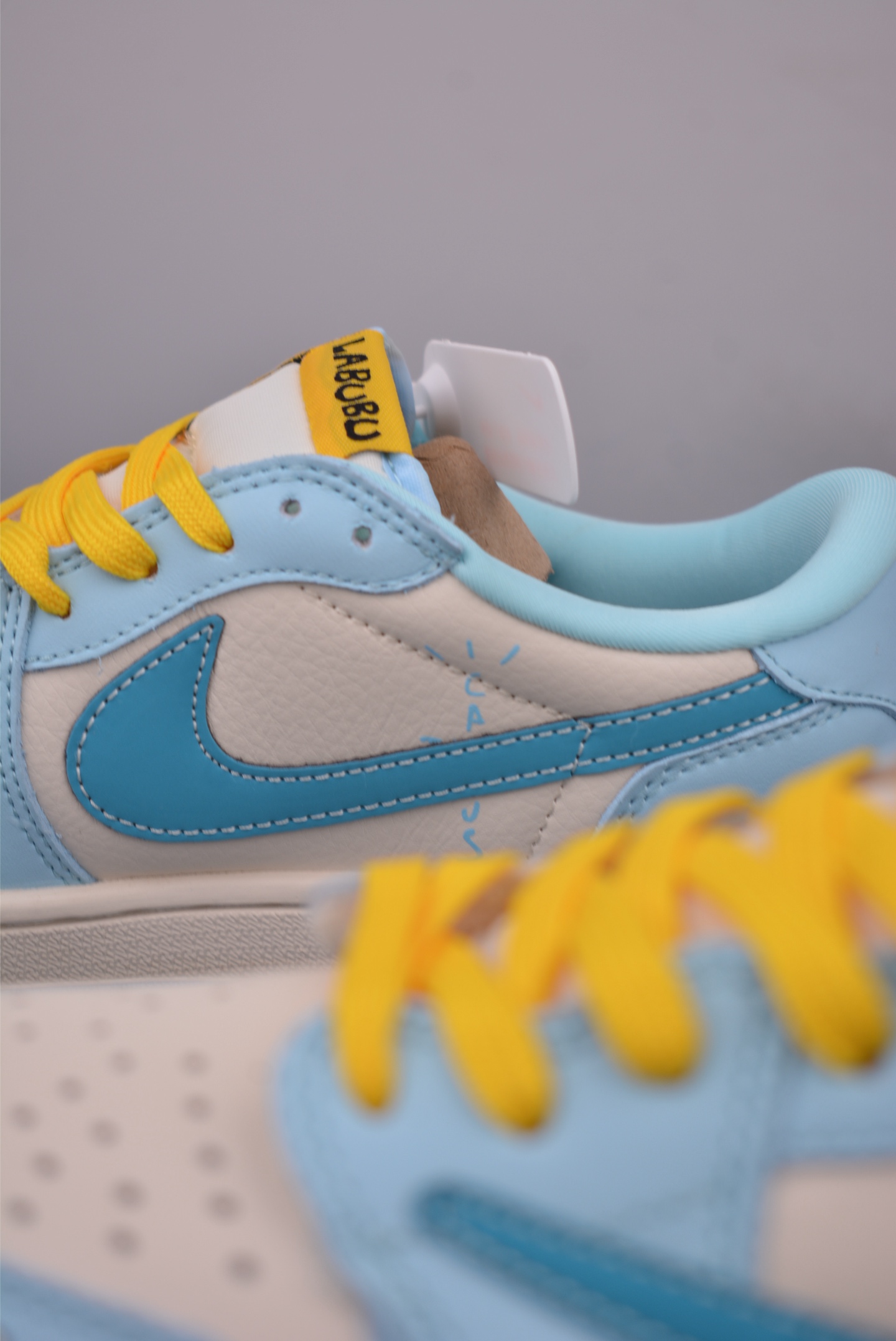 Fragment x Travis Scott x LABUBU Air Jordan 1 Low 三方联名倒钩 LD2028-054