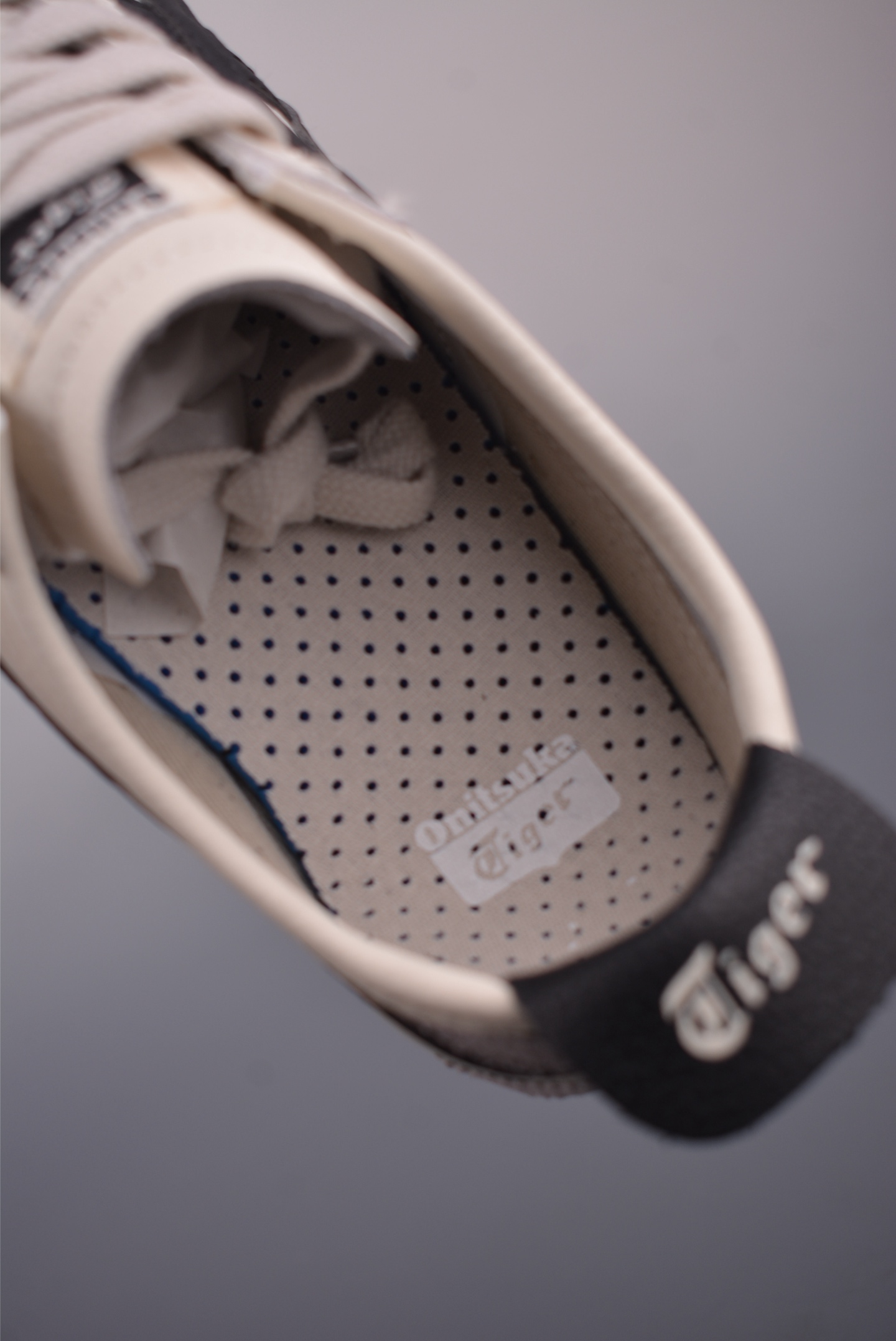 Onitsuka Tiger Mexico 66 Cream/Black Leather Sneakers Unisex Style 9 i1754856895219 548 0 8