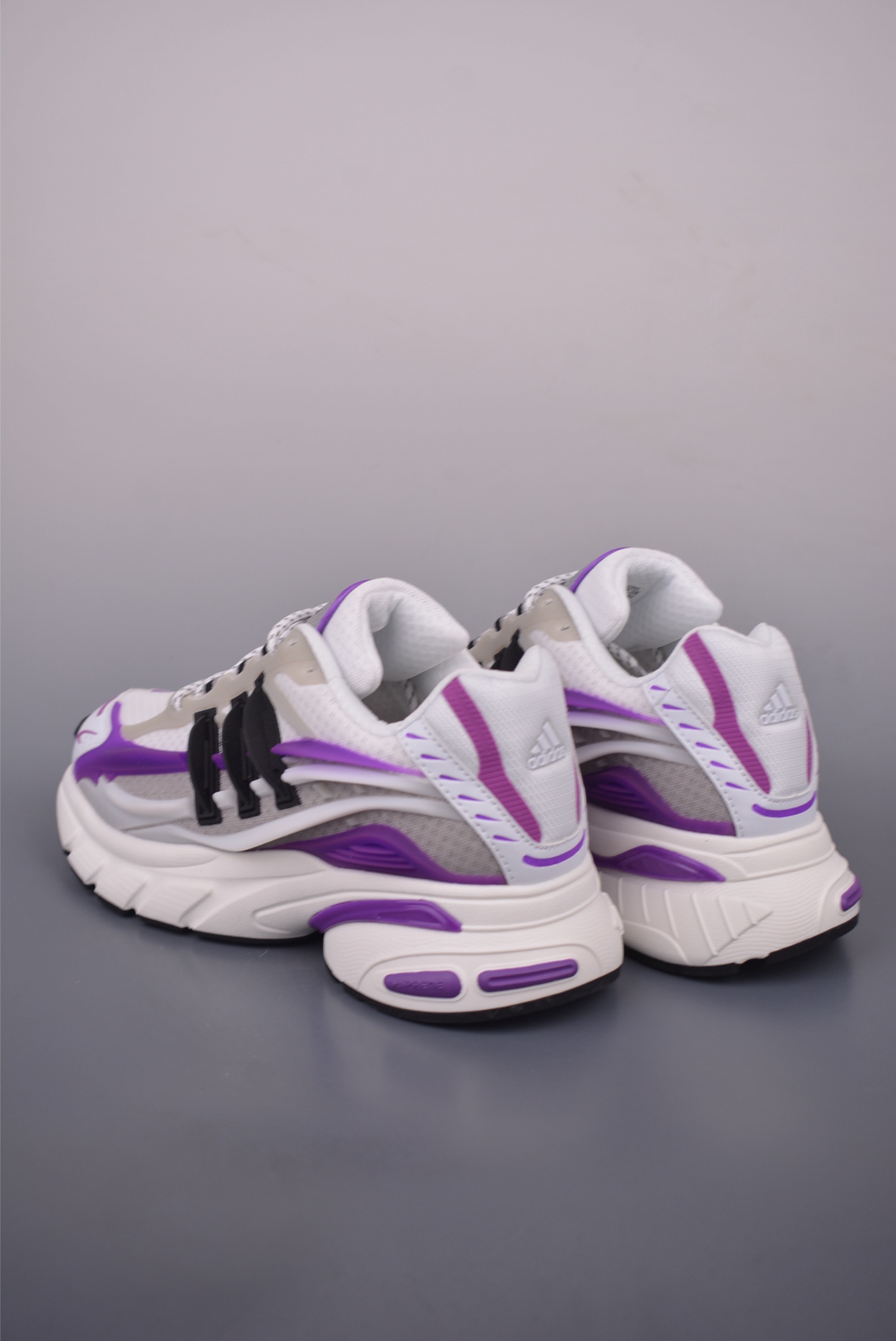 Pharrell x adidas Adistar Jellyfish 低帮复古风老爹鞋 JP9268