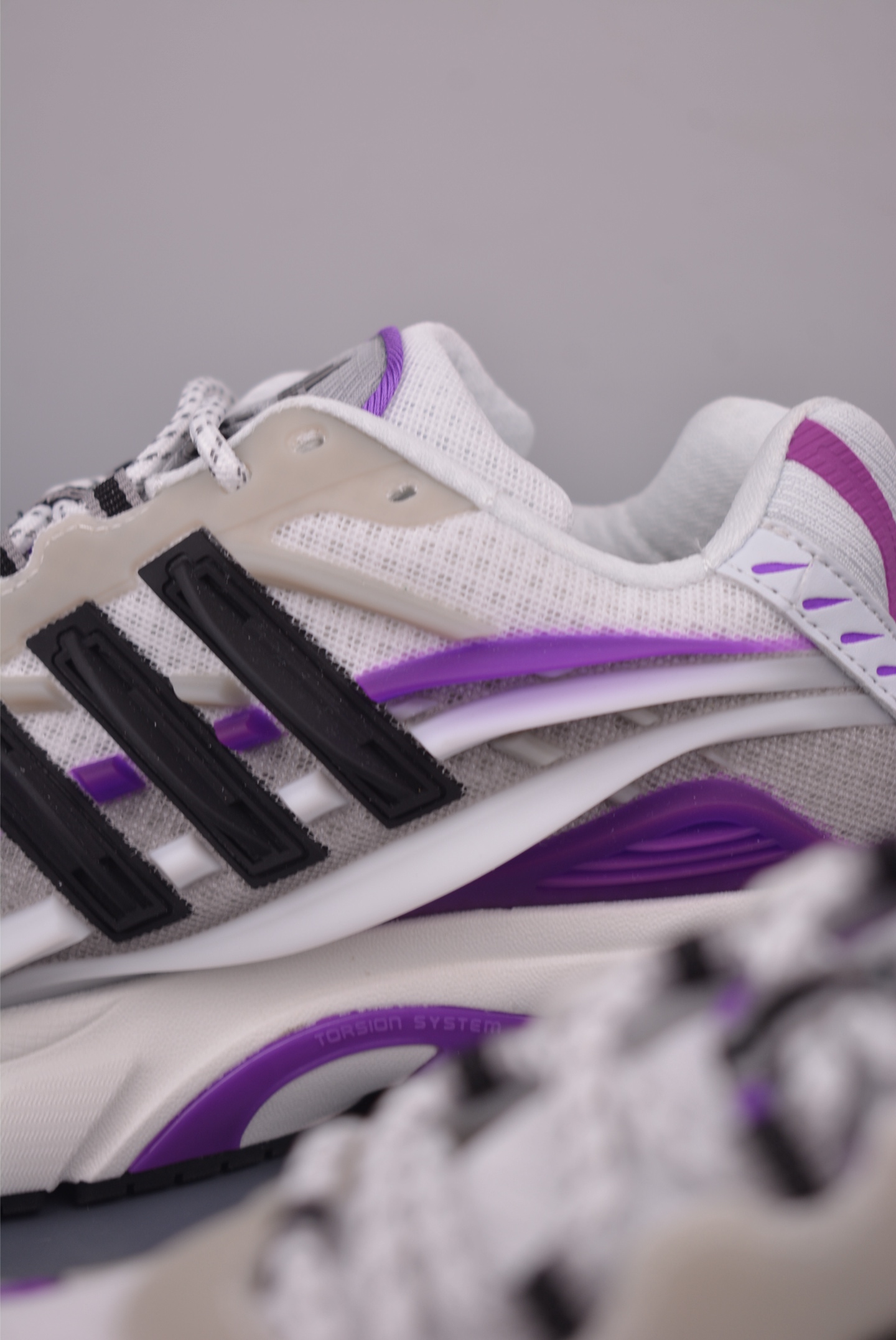 Pharrell x adidas Adistar Jellyfish 低帮复古风老爹鞋 JP9268