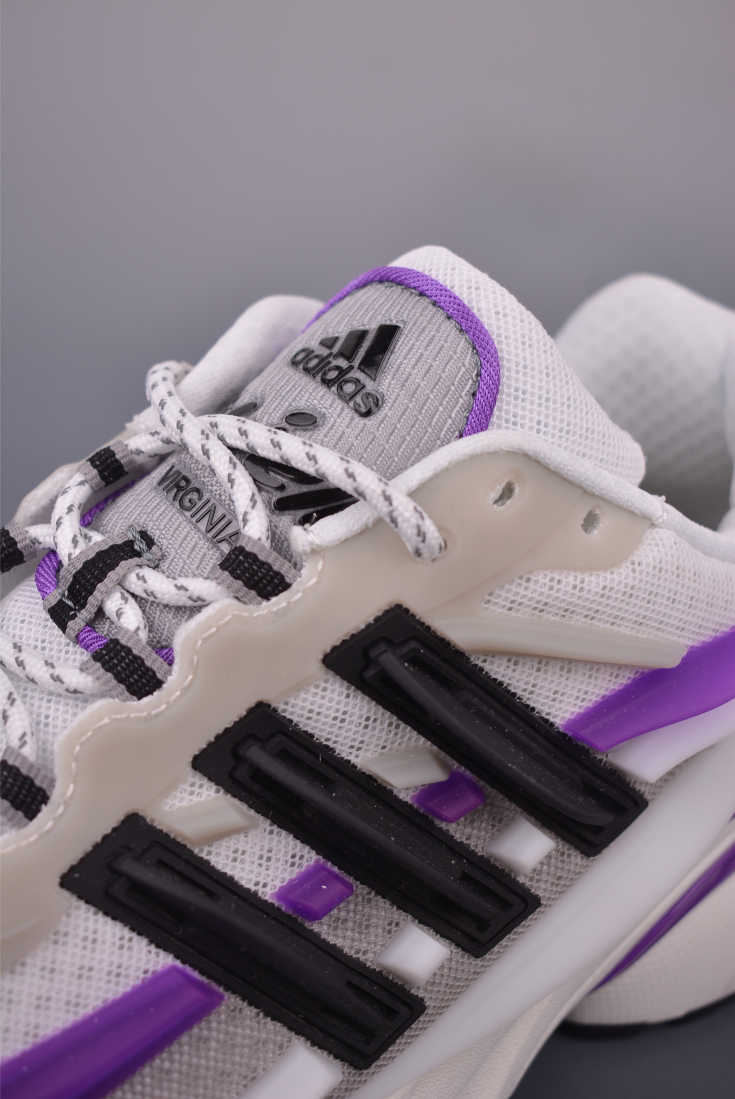 Pharrell x adidas Adistar Jellyfish 低帮复古风老爹鞋 JP9268