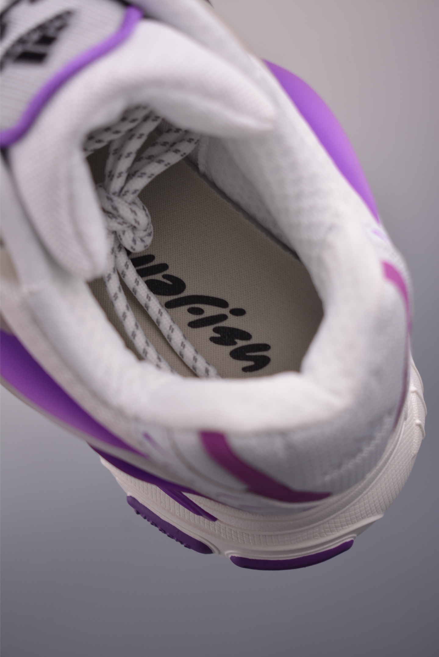 Pharrell x adidas Adistar Jellyfish 低帮复古风老爹鞋 JP9268