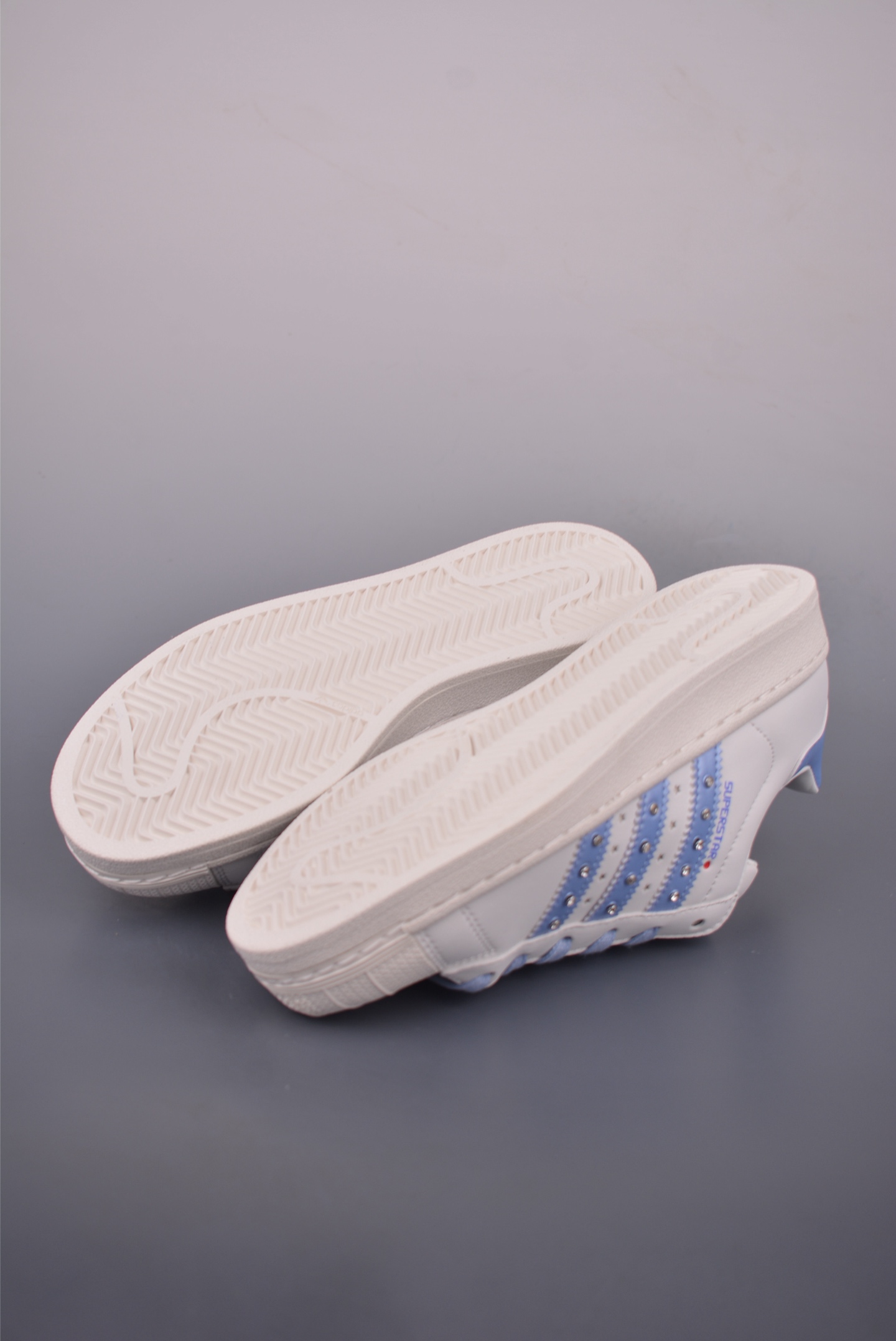 Adidas Originals Superstar 2025 - Classic White Leather Shell Toe Sneakers 4 i1754857508429 8531 0 2