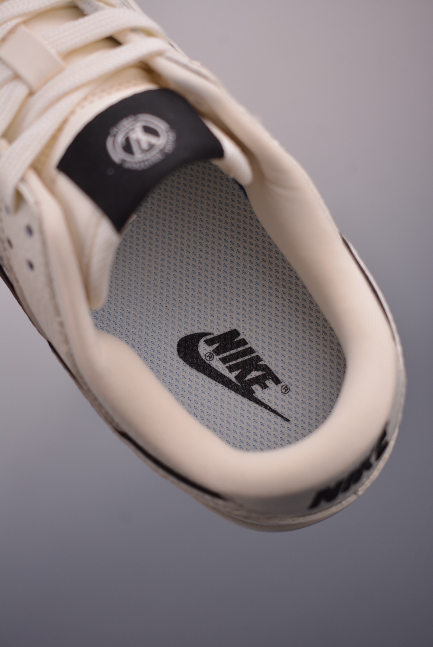 Nike SB Dunk Low Louis Vuitton Sneakers - Limited Edition Designer Shoes 9 i1754860537852 364 0 8