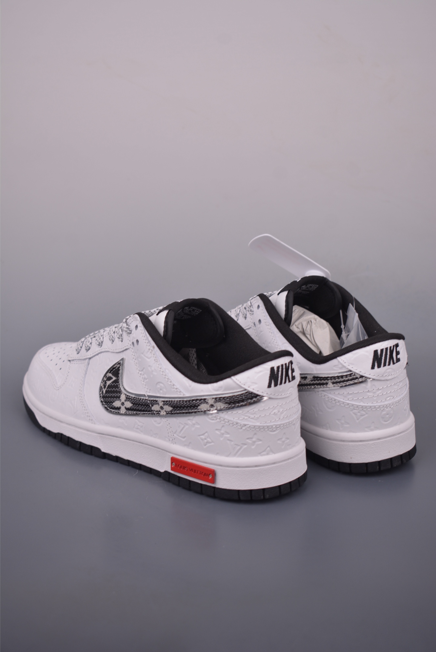 Nike SB Dunk Low Louis Vuitton Sneakers - Premium Leather, Limited Edition 3 i1754861688977 7759 0 1