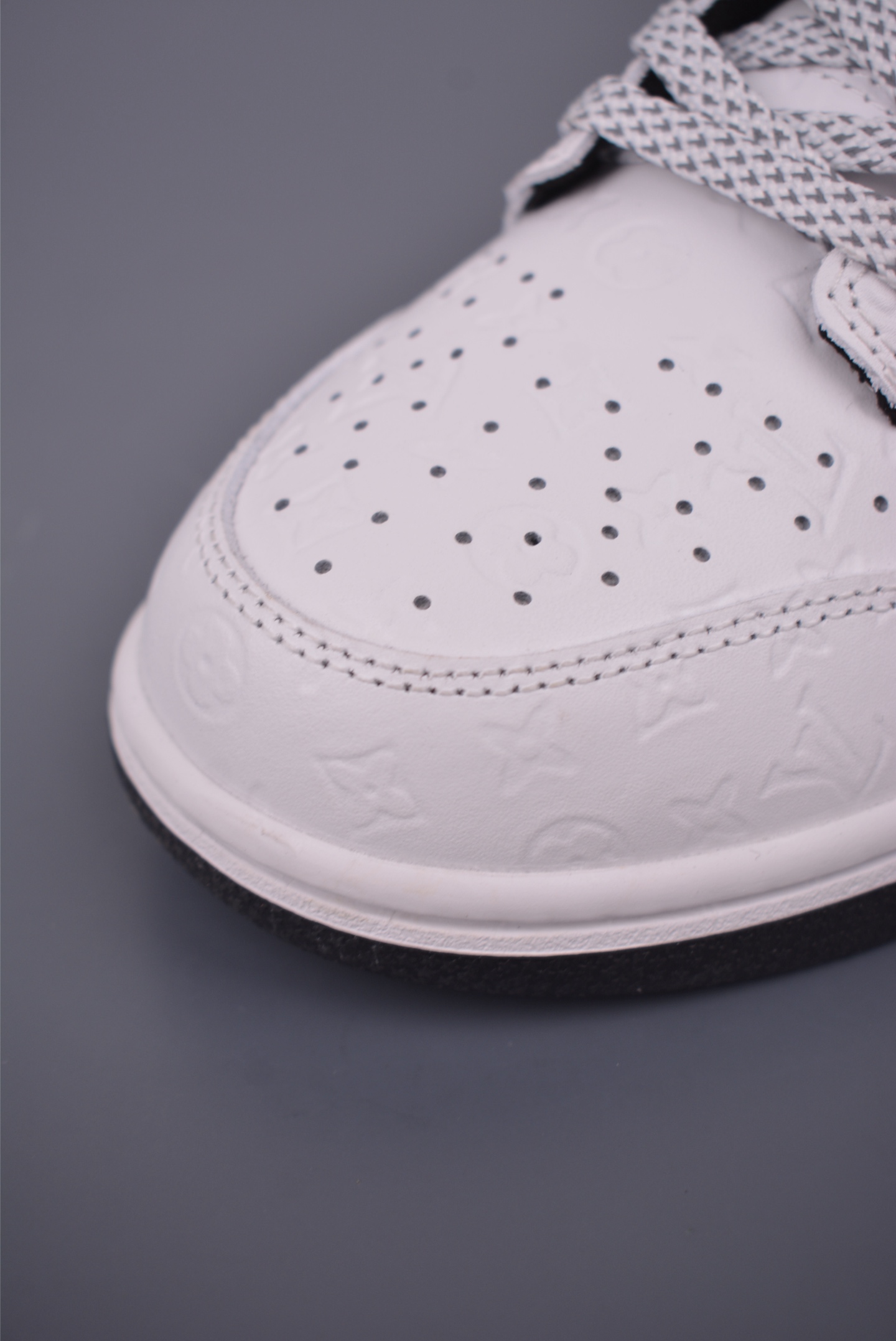 Nike SB Dunk Low Louis Vuitton Sneakers - Premium Leather, Limited Edition 7 i1754861689010 892 0 5