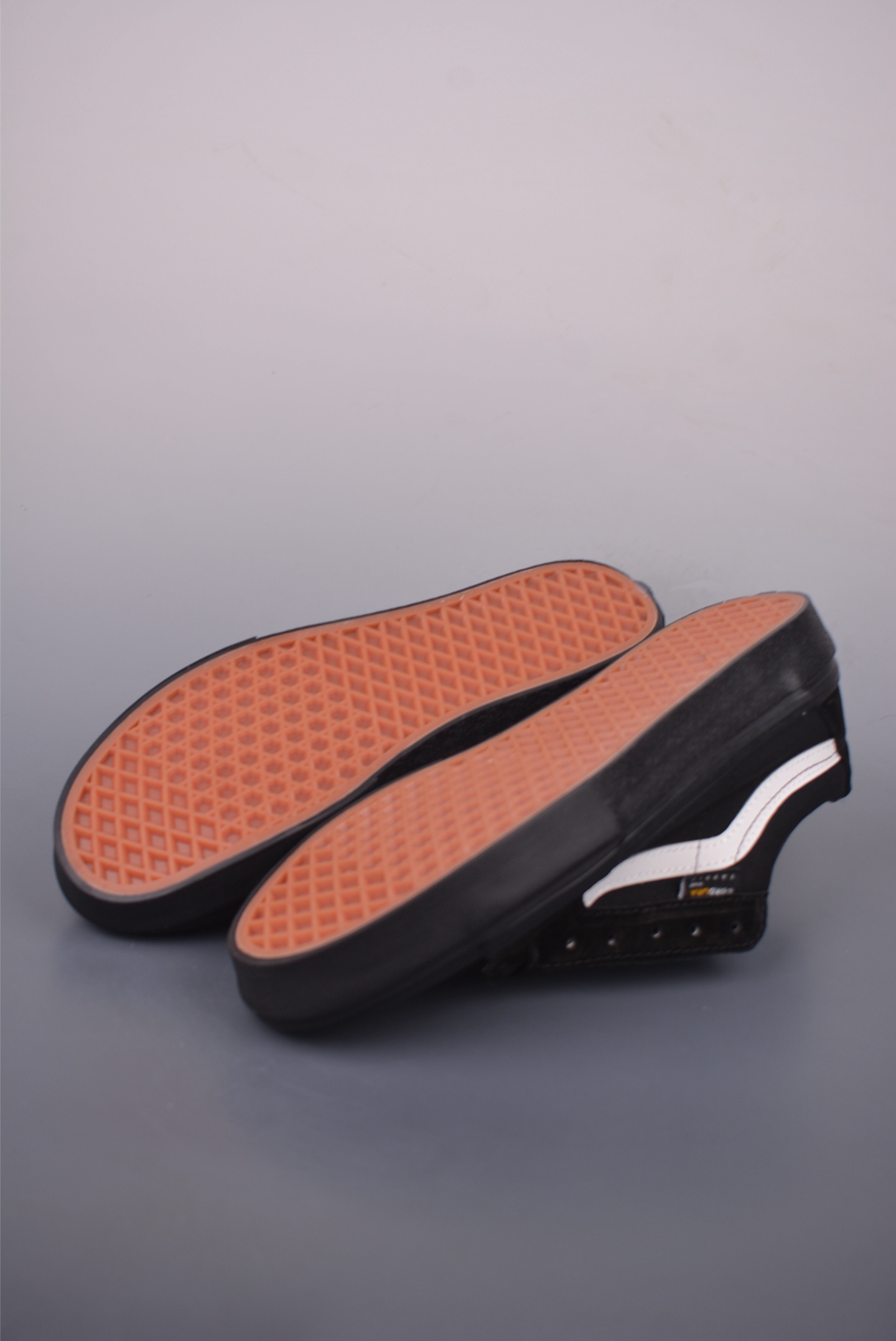 Vans Sk8-Low Black and White Classic Suede Canvas Retro Skate Shoes 4 i1754861766412 8013 0 2