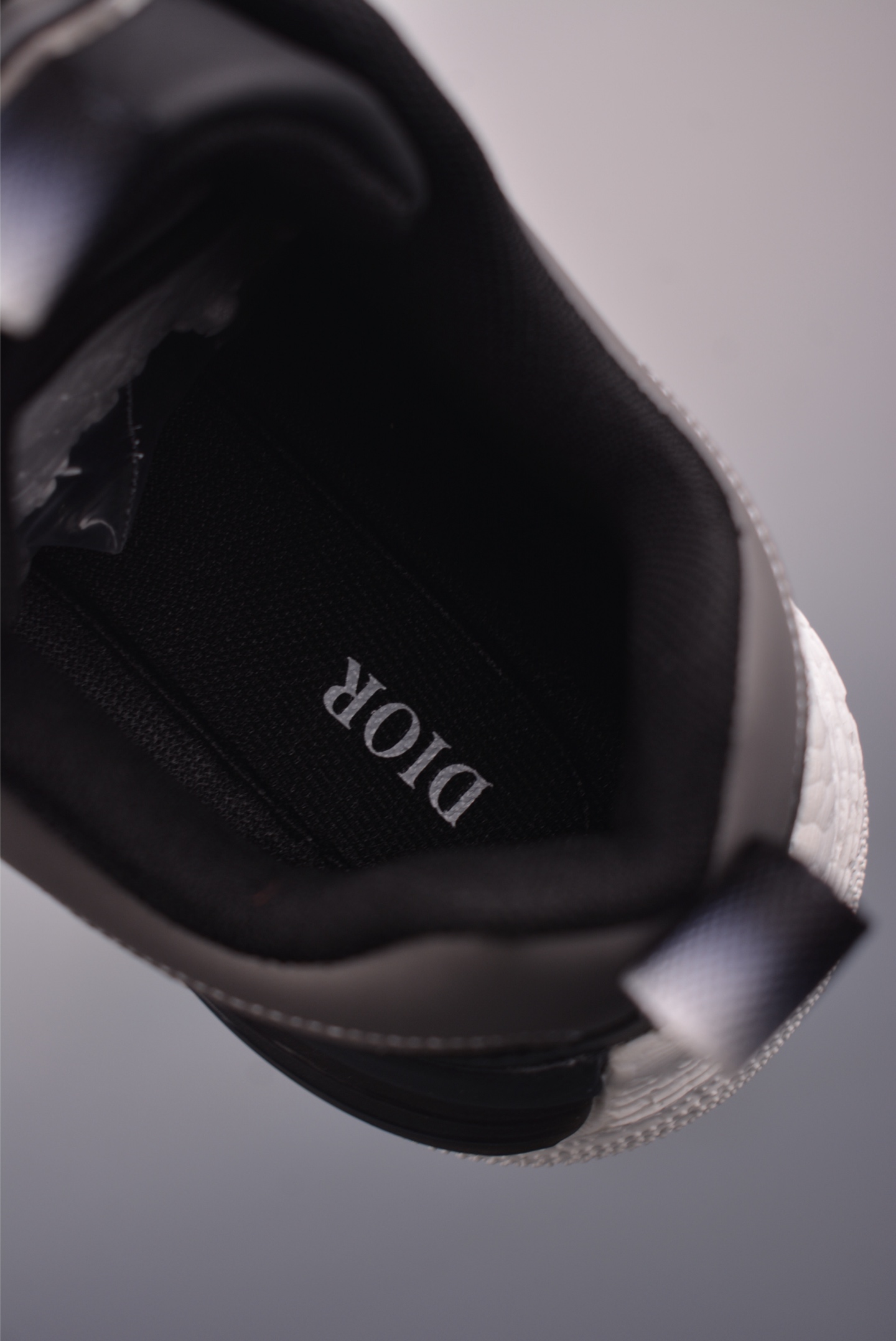Dior CD1 Low-Top Sneakers with 'Dior' Logo - Casual Athletic Style 9 i1754862537174 1799 0 8