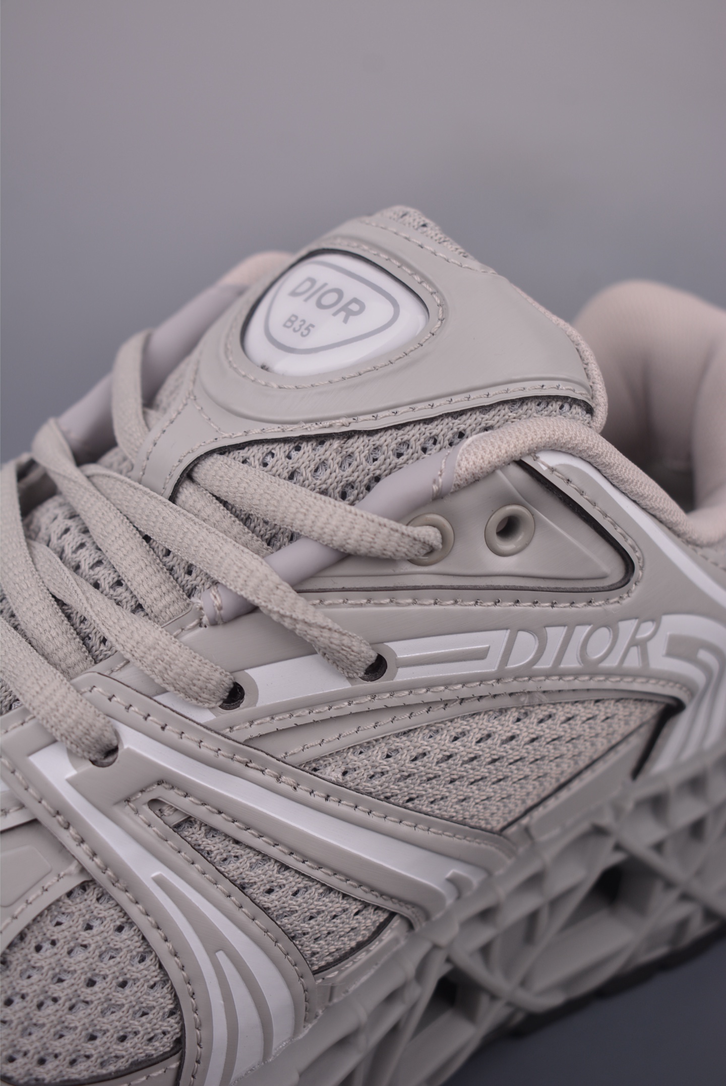 Dior B35 NXT Sneakers: 3D-Printed Sole, Mesh Upper, Stylish & Comfortable 8 i1754863065098 1075 0 6